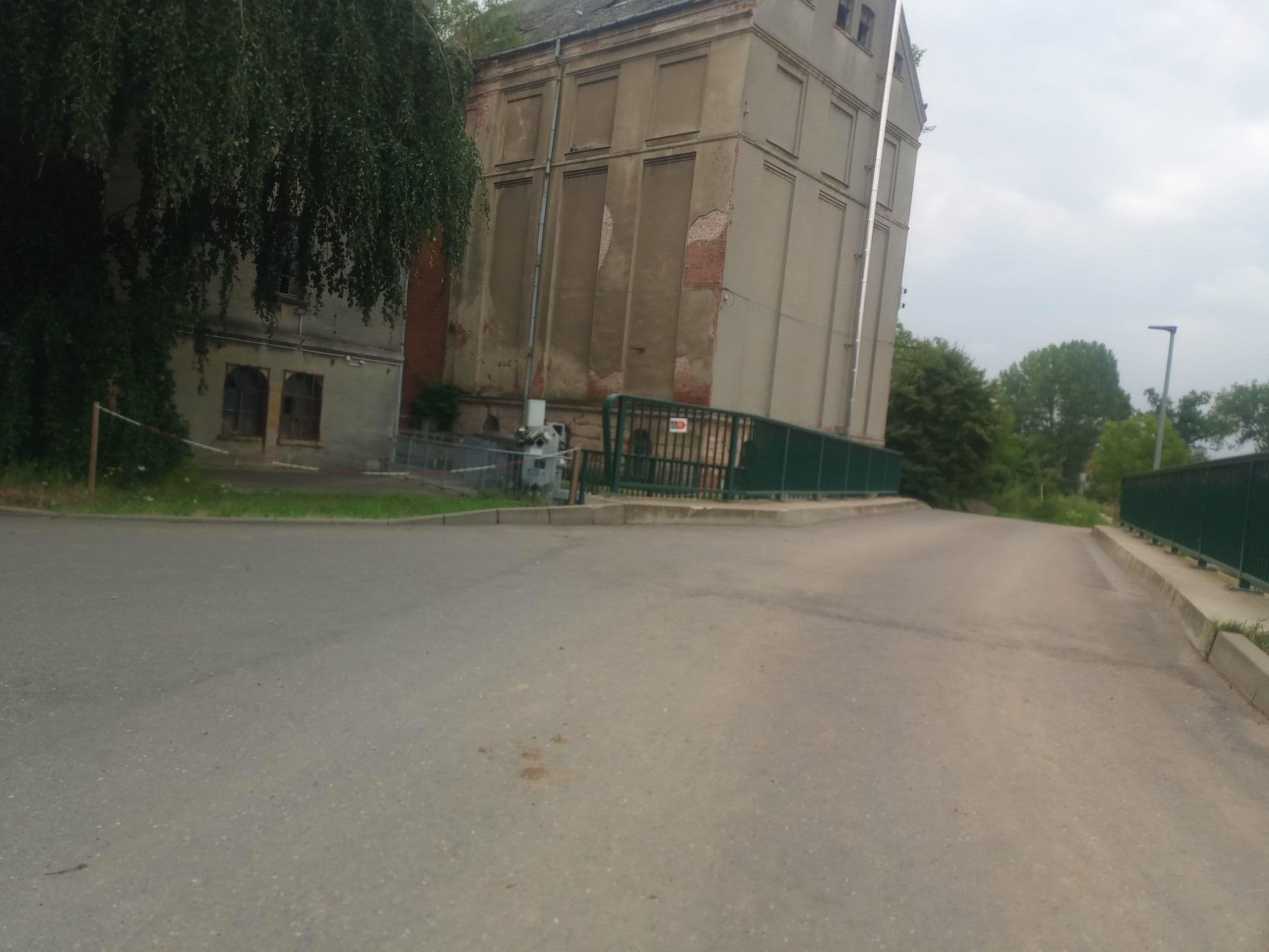 Street view near Mühlenvilla, Zeitz — © natura (CC BY-SA · Mapillary)