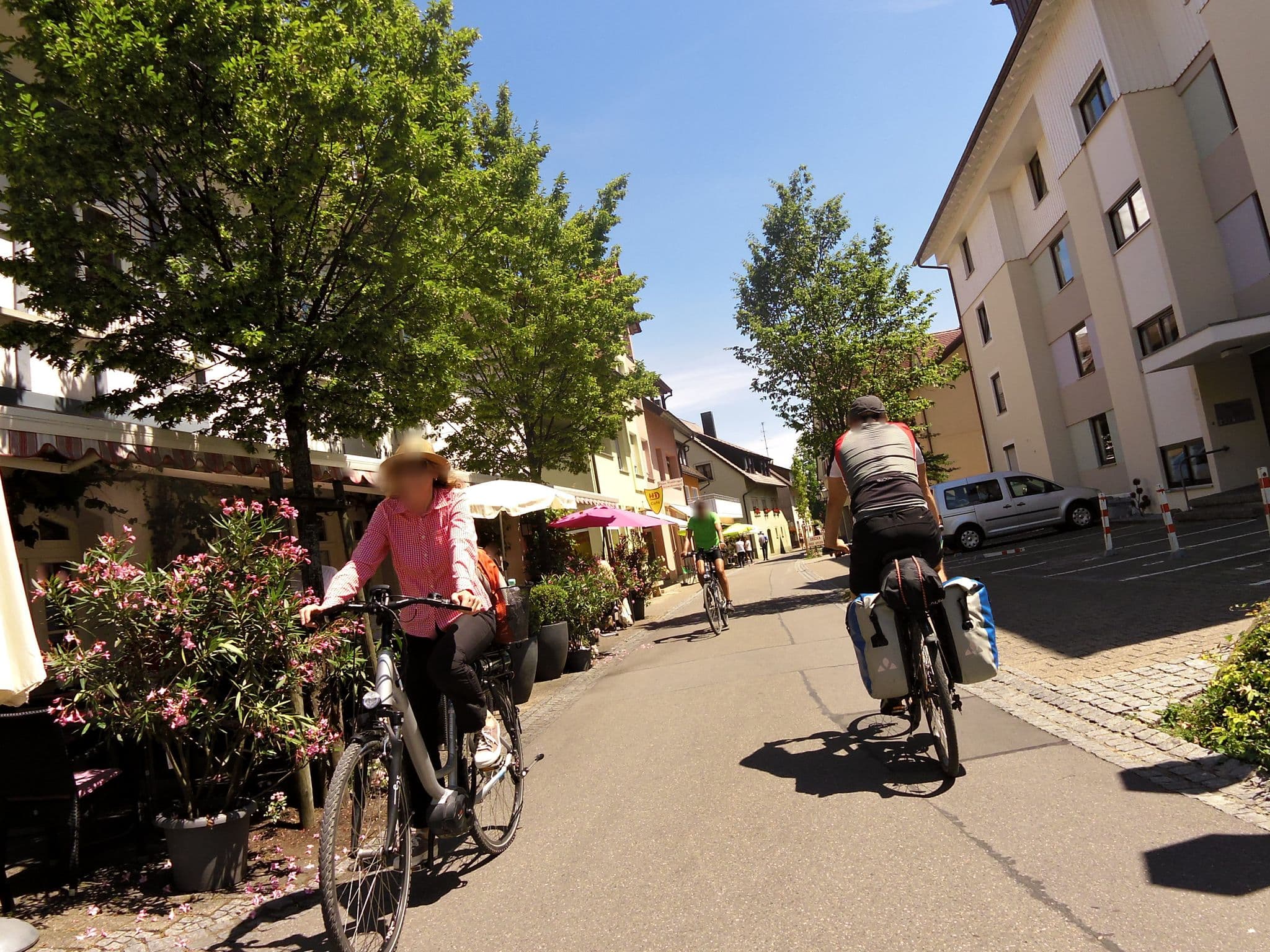 Street view near s' Rebstöckle, Hagnau — © czmrtn (CC BY-SA · Mapillary)