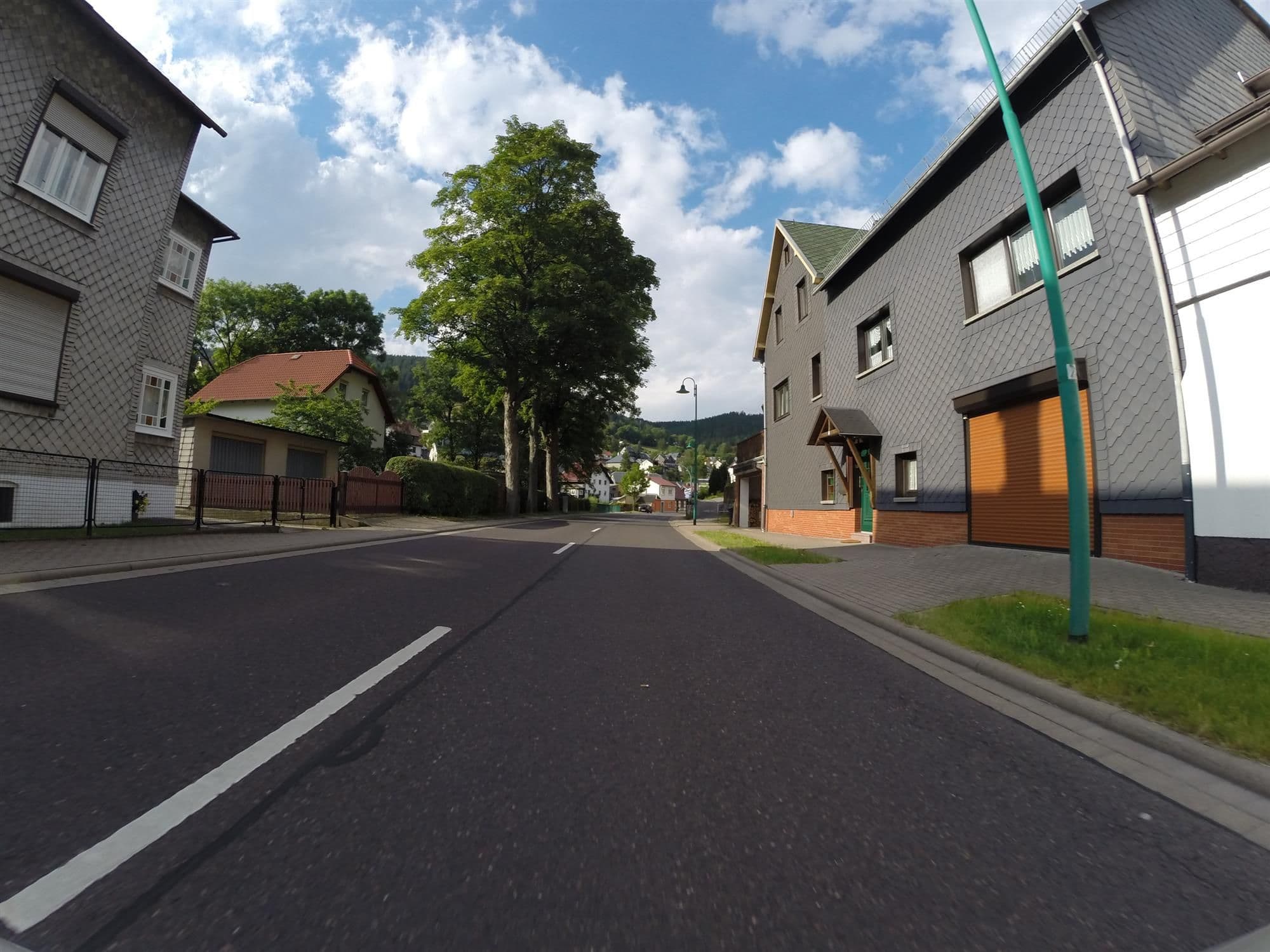 Street view near Ferienwohnung Hille, Elgersburg — © ahzf (CC BY-SA · Mapillary)