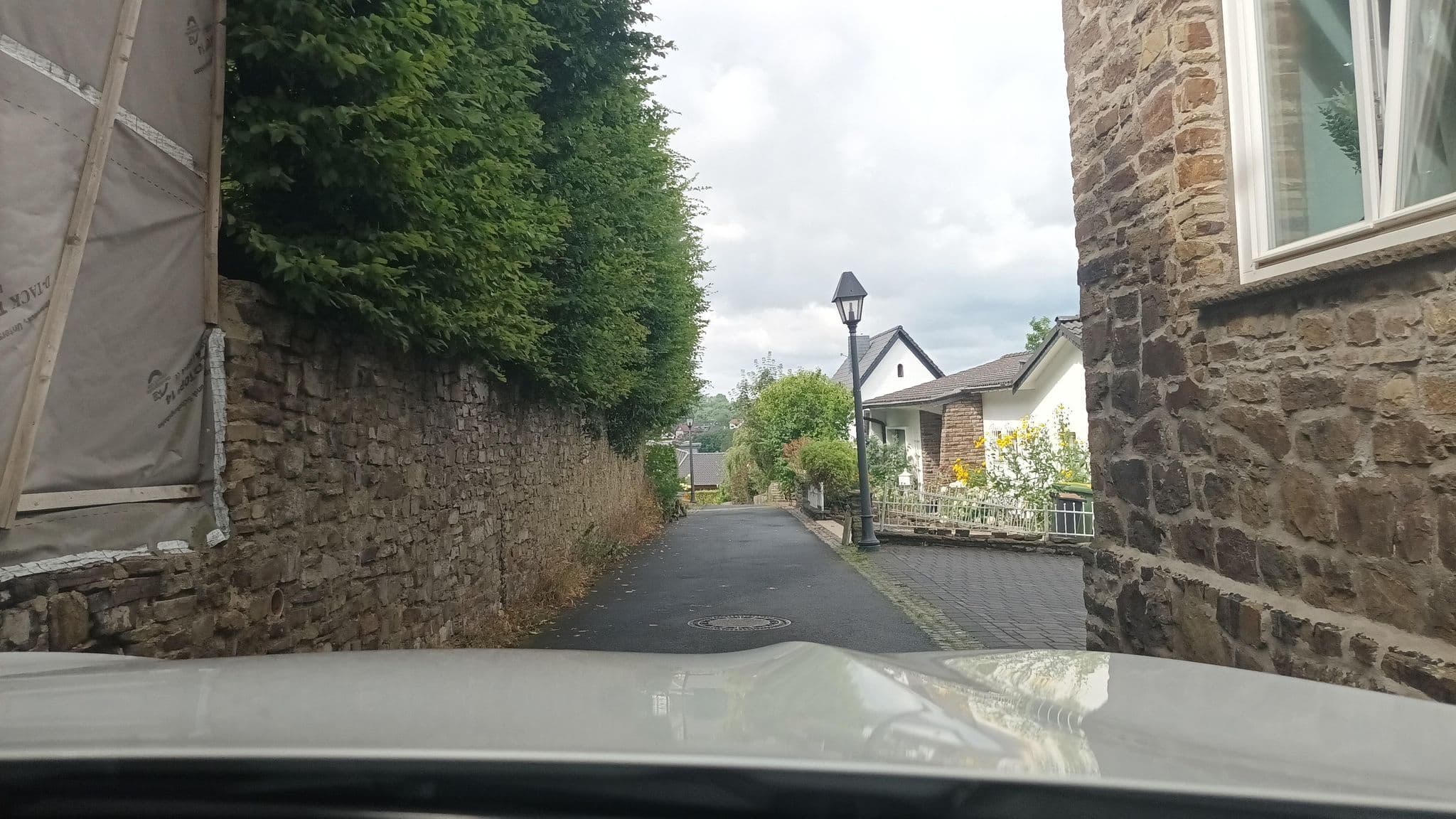 Street view near ehem. Galerie Hotel, Uckerath — © Feuerundwasser (CC BY-SA · Mapillary)