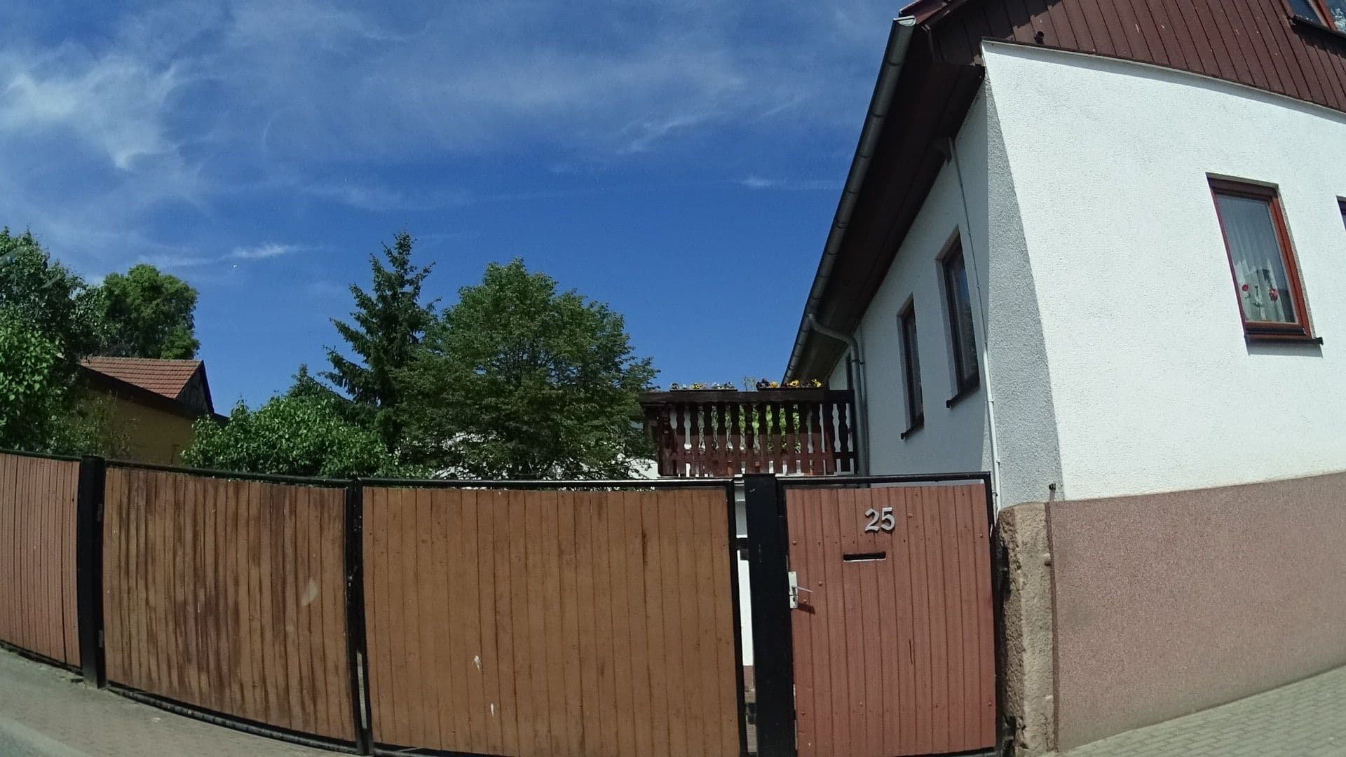 Street view near Gaststätte und Pension "Lindenhof", Behringen — © ramap (CC BY-SA · Mapillary)