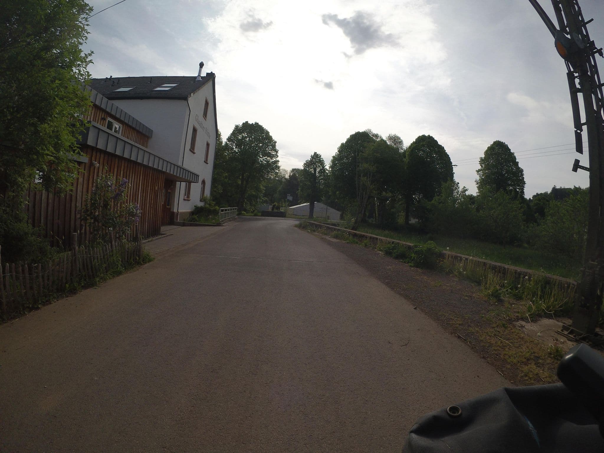 Street view near Glaadter Hütte, Jünkerath — © marczoutendijk (CC BY-SA · Mapillary)