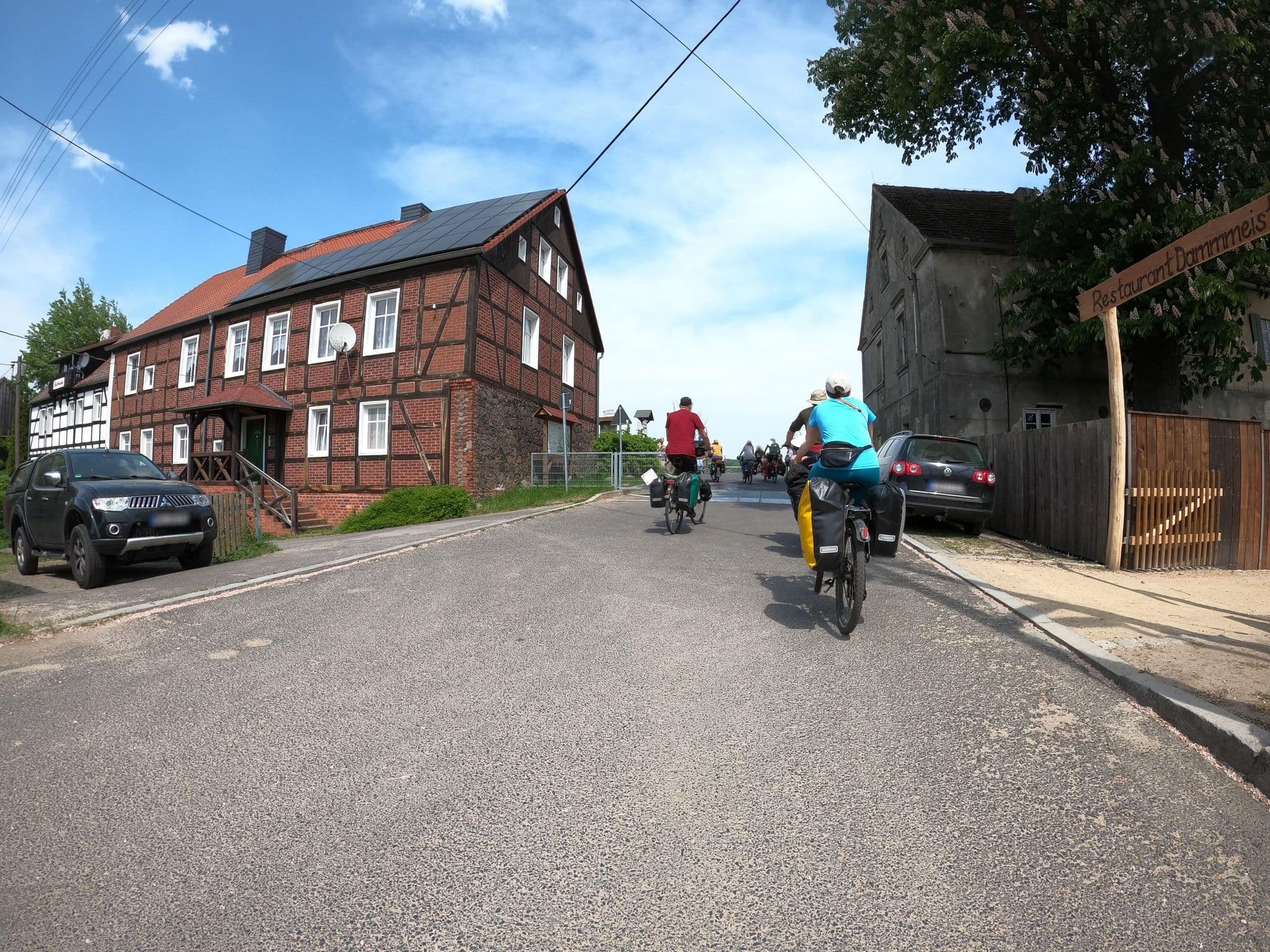 Street view near Pension & Eiswerkstatt Zollbrücke, Neulewin — © masterofnoroad (CC BY-SA · Mapillary)