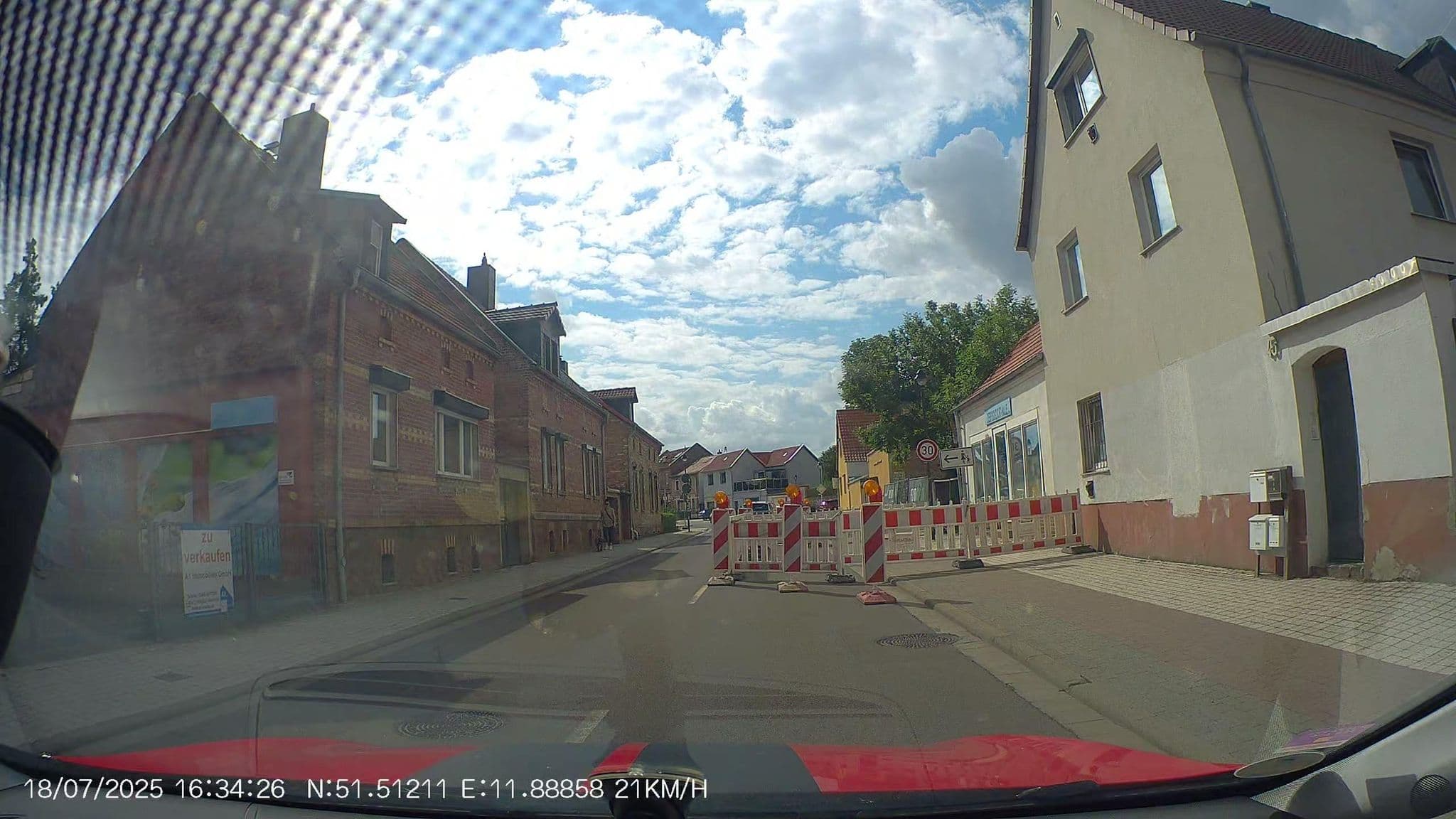 Street view near Pension Himmelsbach, Lieskau — © AR88 (CC BY-SA · Mapillary)