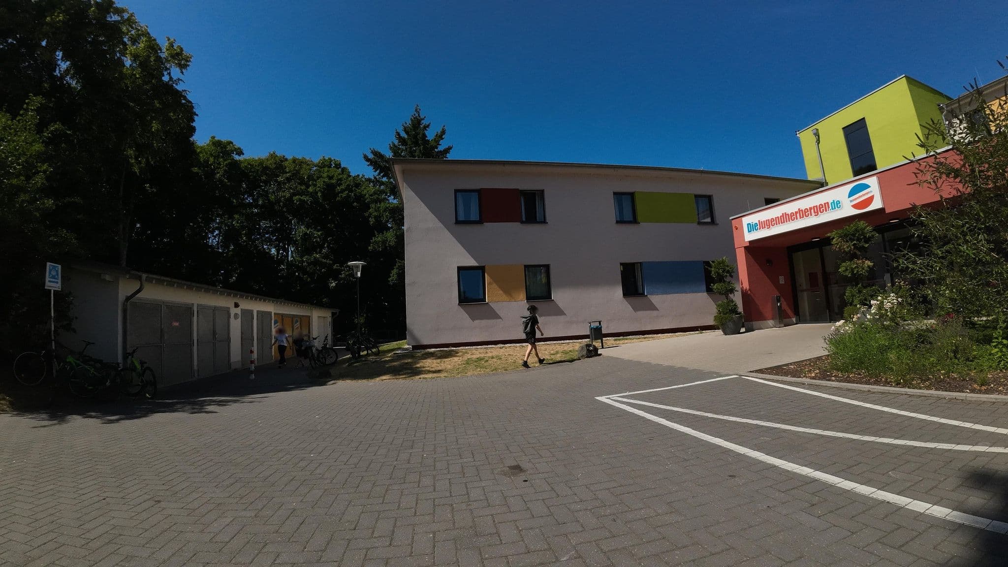 Street view near DJH Jugendherberge Mainz, Mainz — © teddy73 (CC BY-SA · Mapillary)