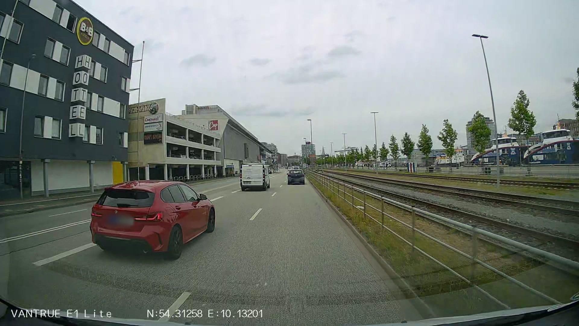 Street view near B&B Hotel Kiel-City, Kiel — © Hightower- (CC BY-SA · Mapillary)