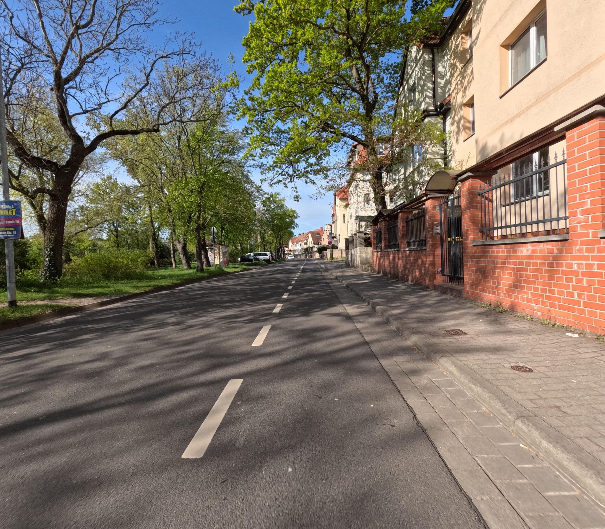 Street view near Hotel am Park, Merseburg — © kopra (CC BY-SA · Mapillary)