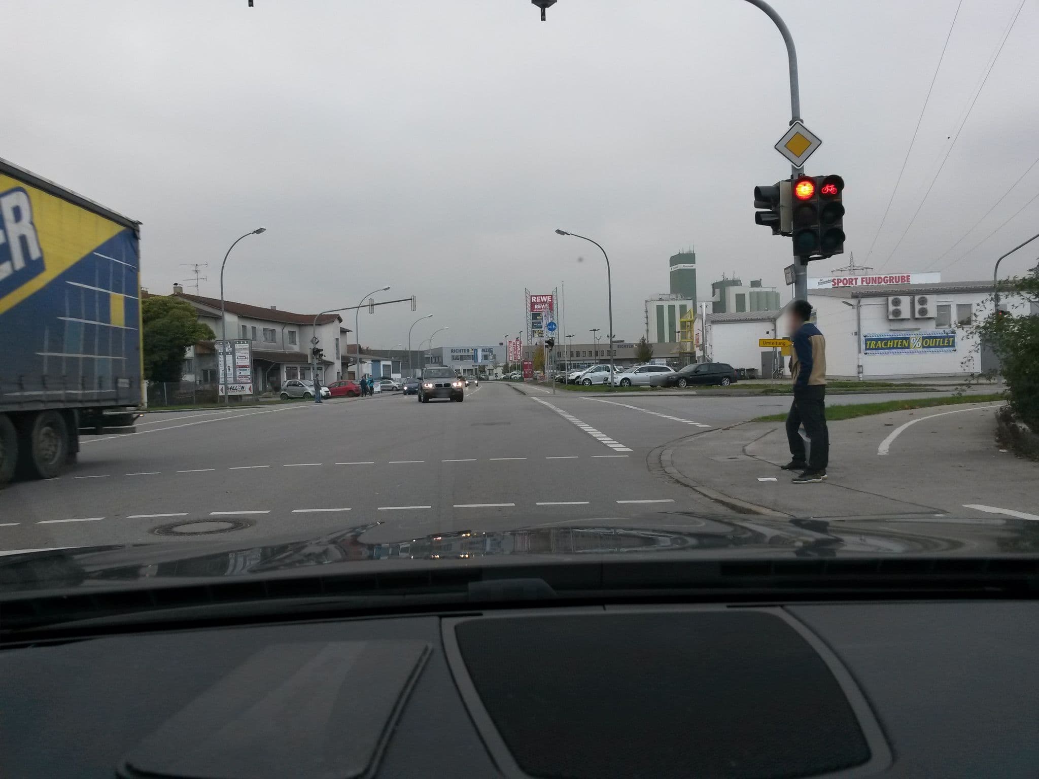 Street view near Bettstadl, Ergolding — © czmrtn (CC BY-SA · Mapillary)