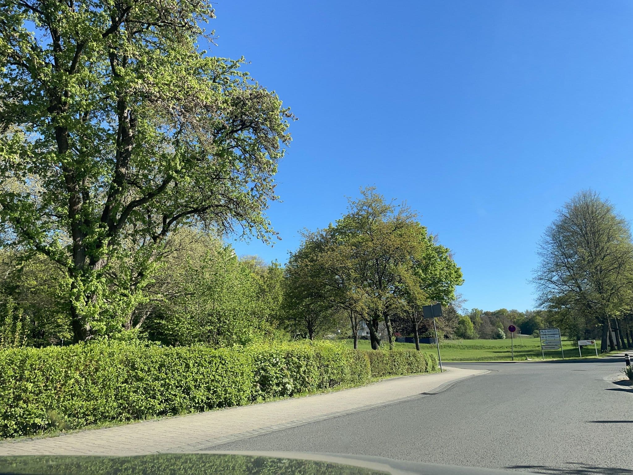Street view near Villa Rosenau, Nidda — © baldur80 (CC BY-SA · Mapillary)