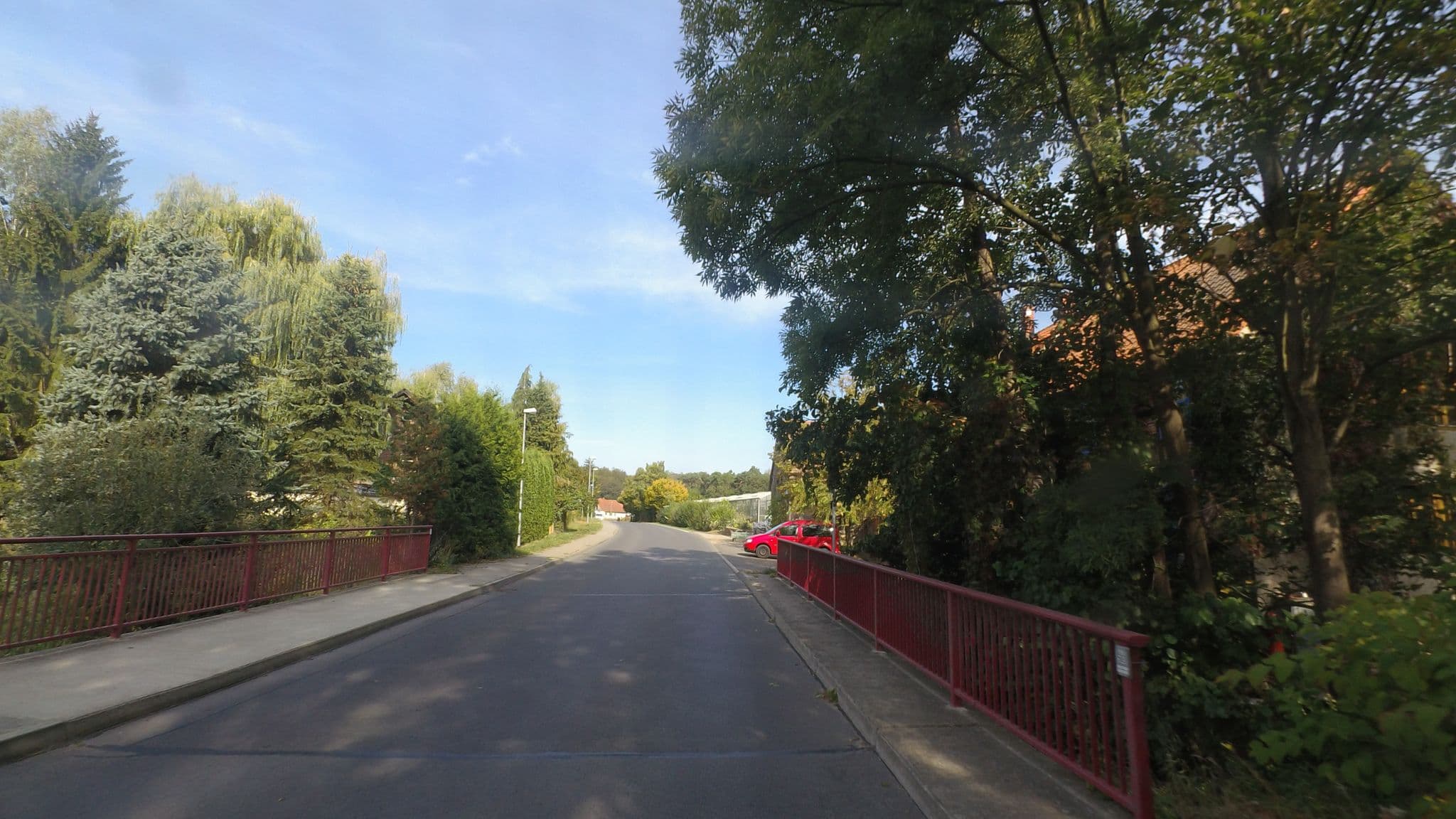 Street view near Gärtnerhof Staudenmüller, Templin — © schulf (CC BY-SA · Mapillary)