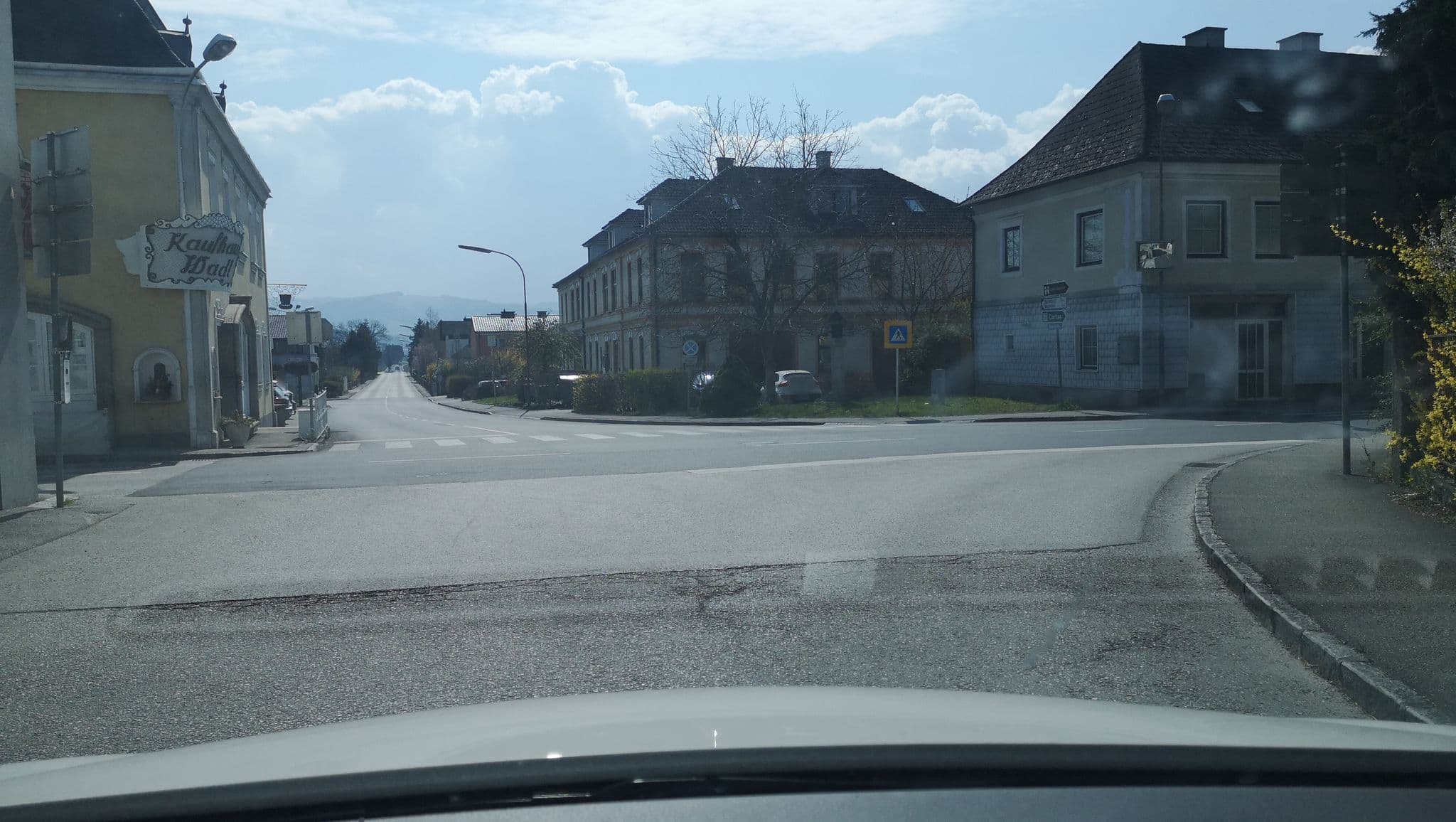Street view near Straussenhof Ebner, Neufurth — © schu_r (CC BY-SA · Mapillary)