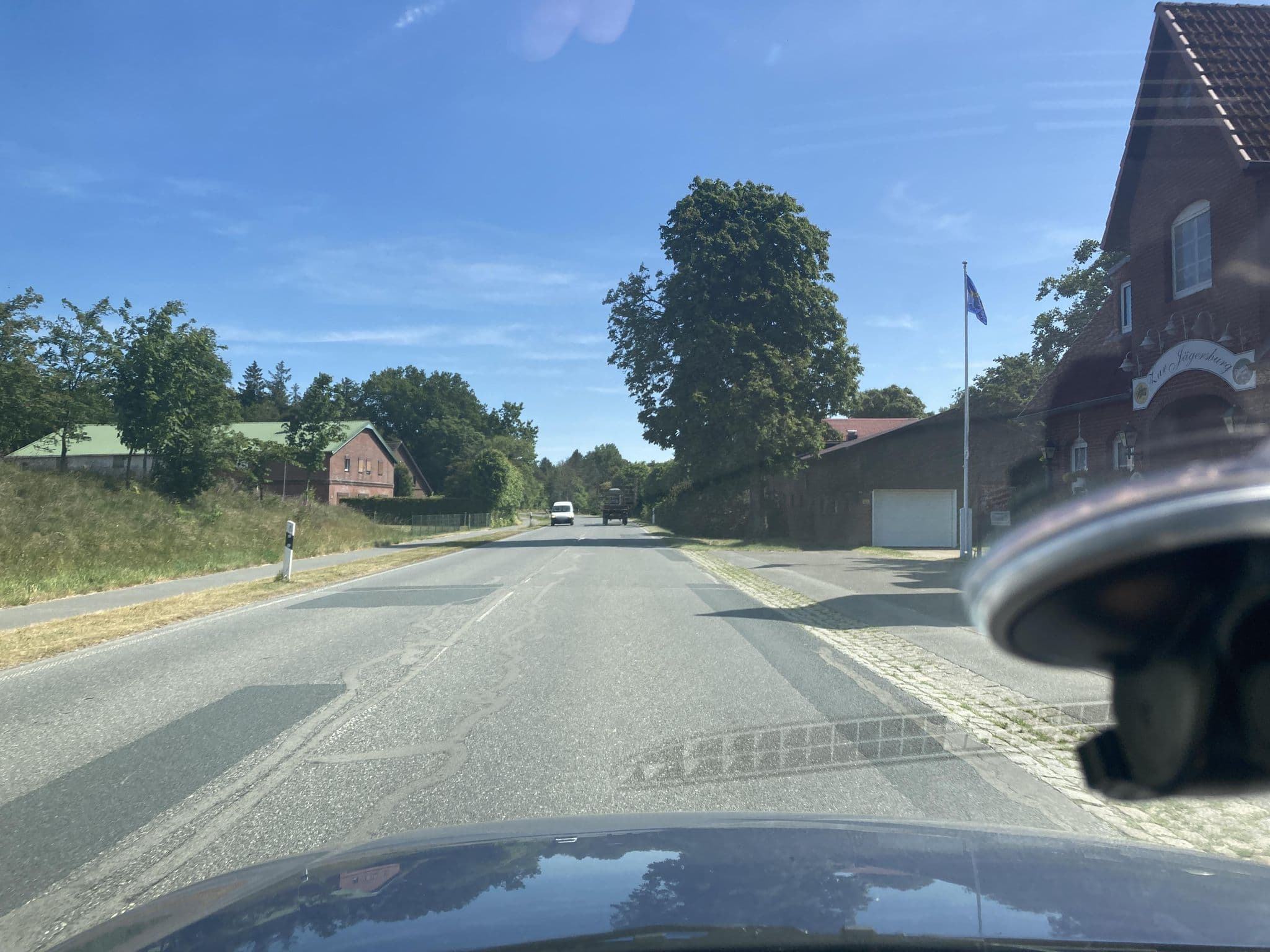 Street view near Landgasthof Zur Jägersburg, Meldorf — © robffm (CC BY-SA · Mapillary)
