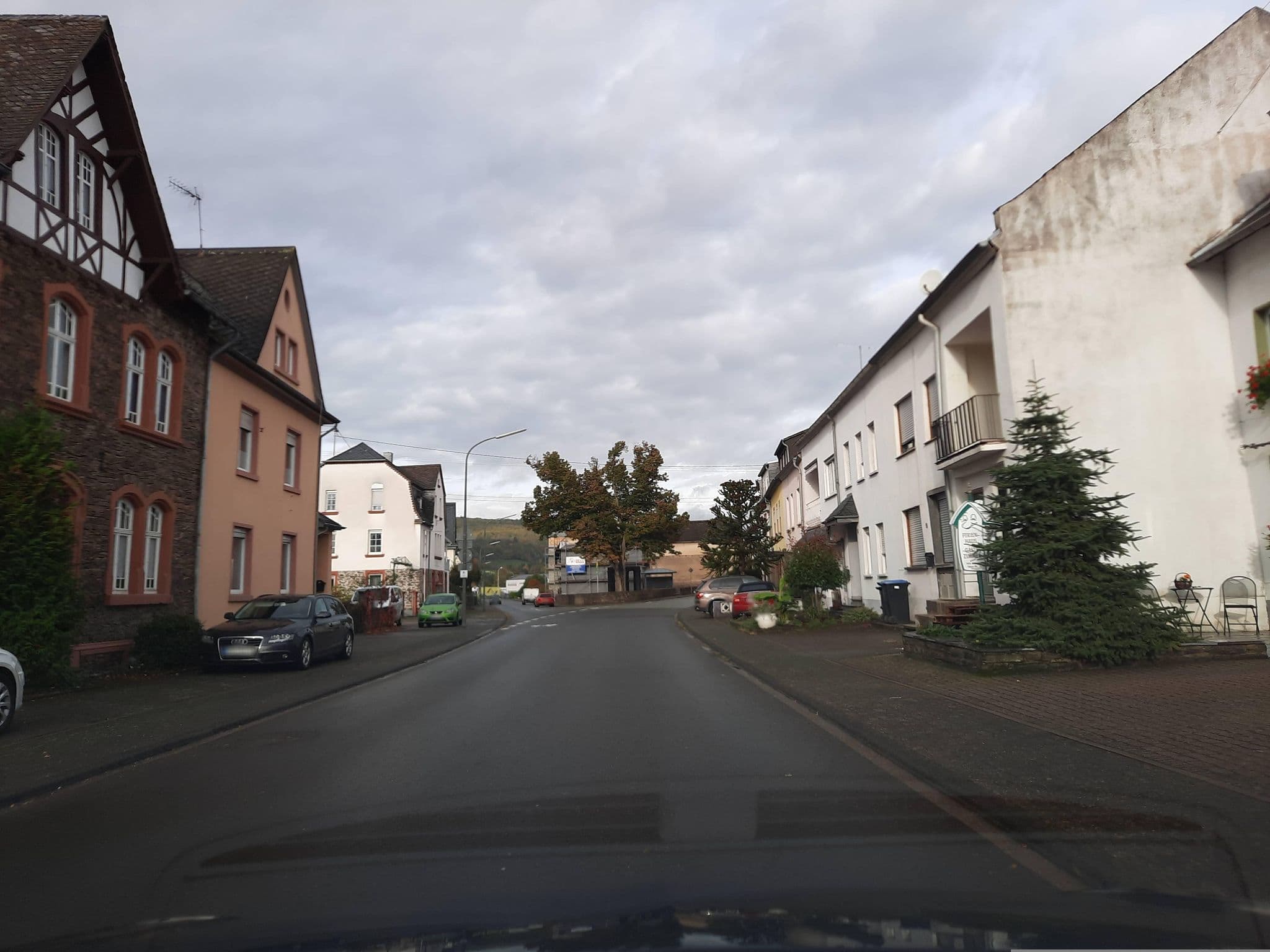 Street view near Ferienhaus Marlene, Osann-Monzel — © Lowiekse (CC BY-SA · Mapillary)