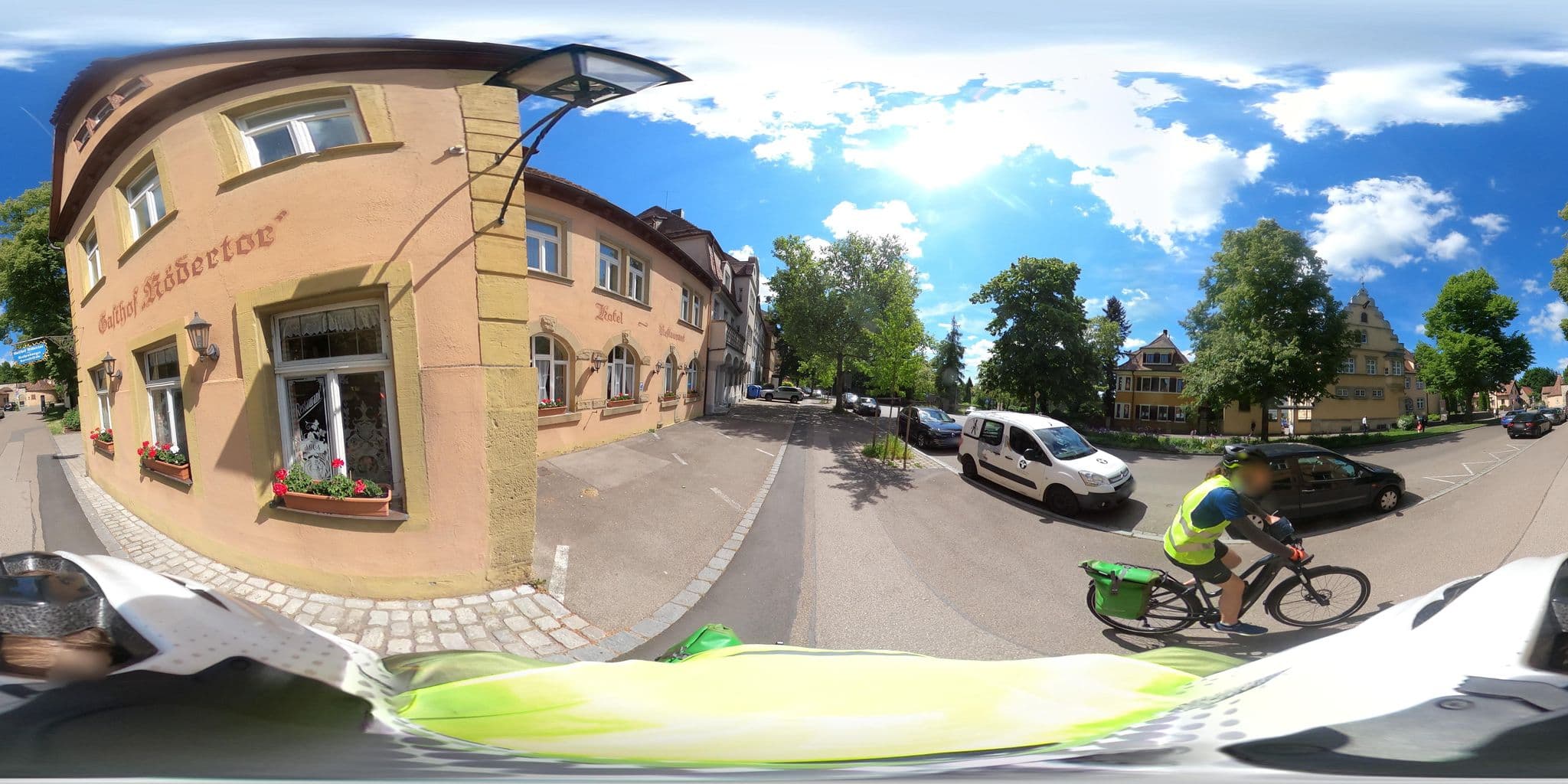 Street view near Gasthof Rödertor, Rothenburg ob der Tauber — © Mobilitaetswerk (CC BY-SA · Mapillary)