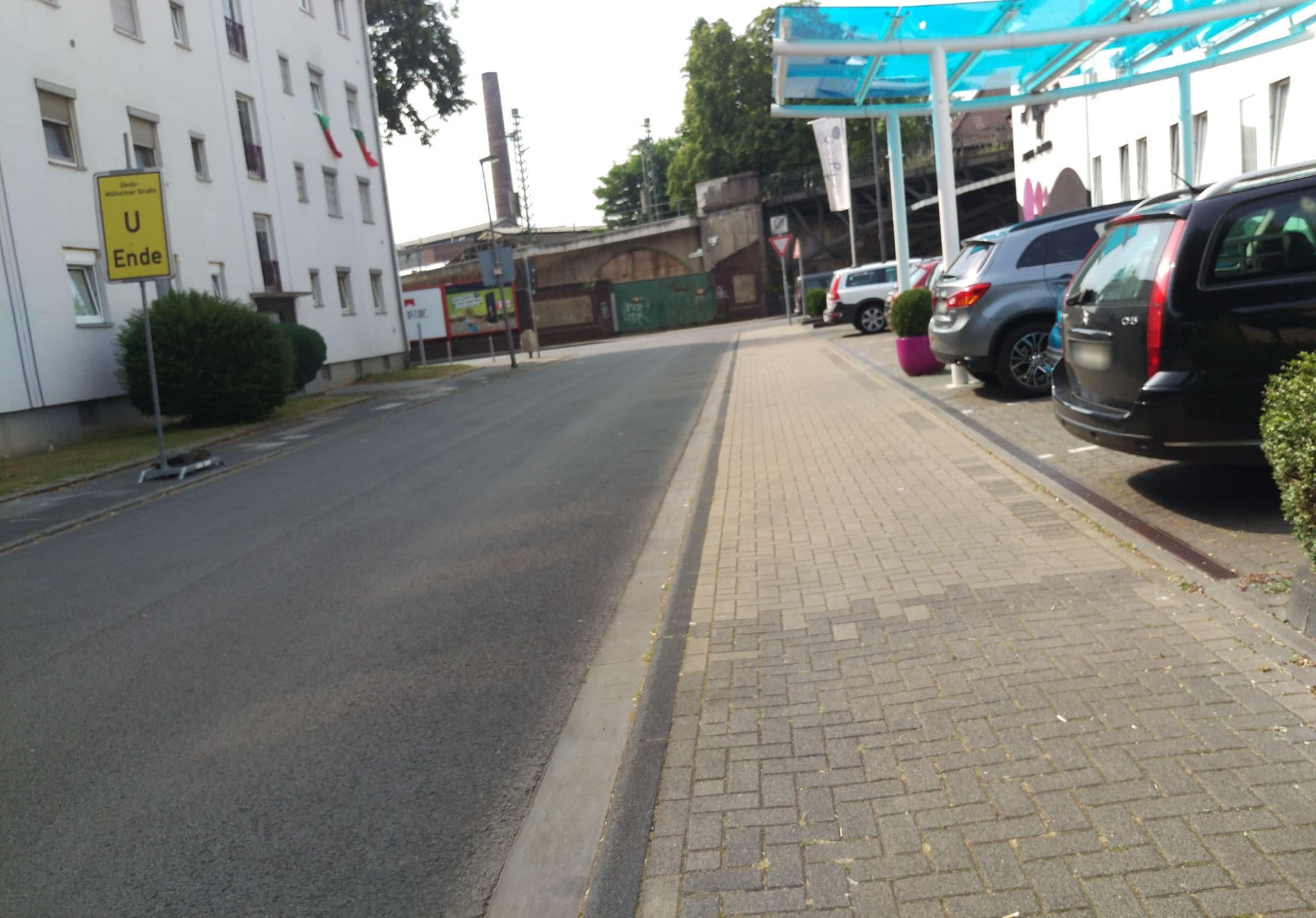 Street view near Ayun Hotel, Buchforst — © aceini (CC BY-SA · Mapillary)