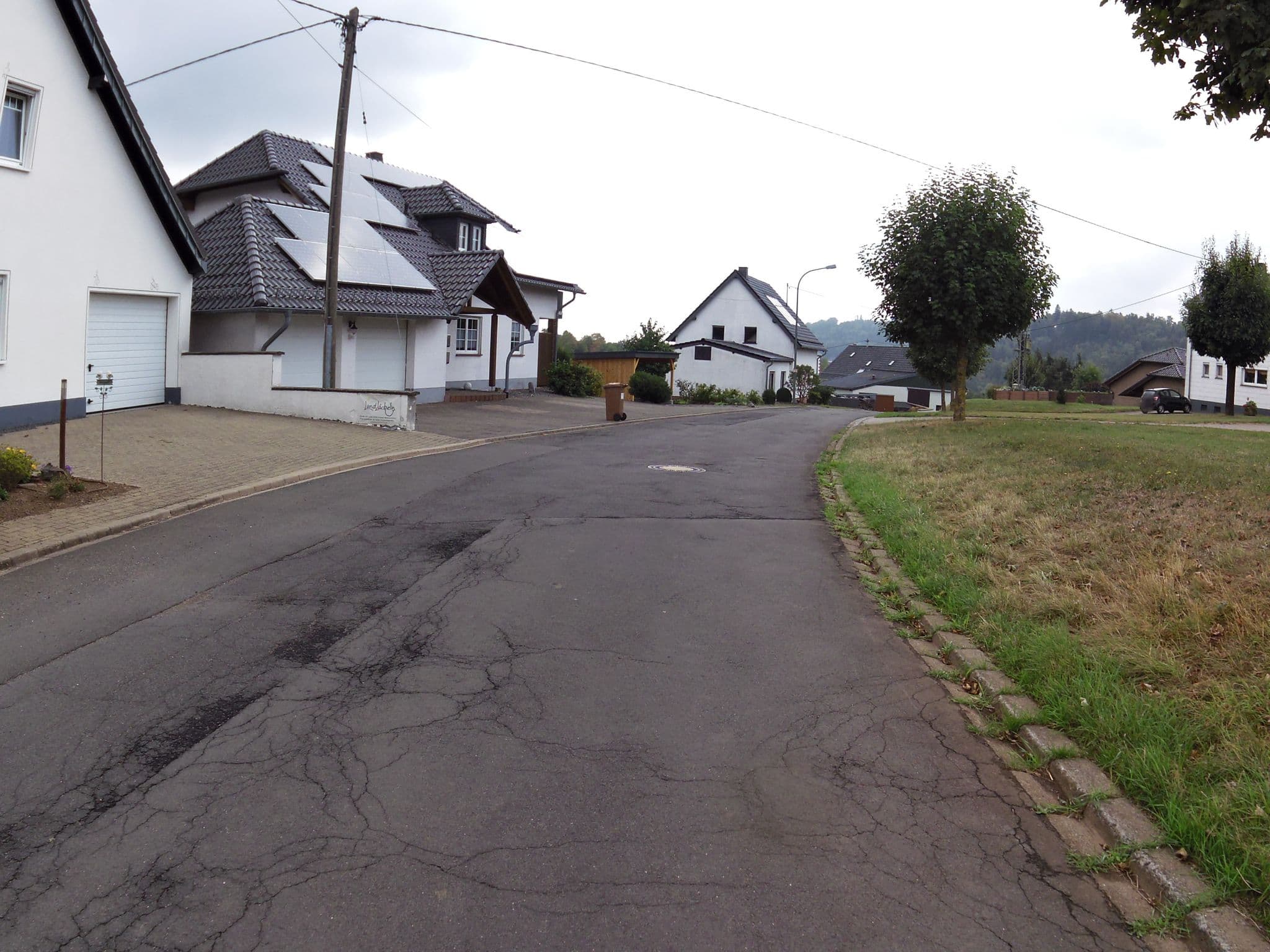 Street view near Landlächeln Vulkaneifel, Jünkerath — © marczoutendijk (CC BY-SA · Mapillary)