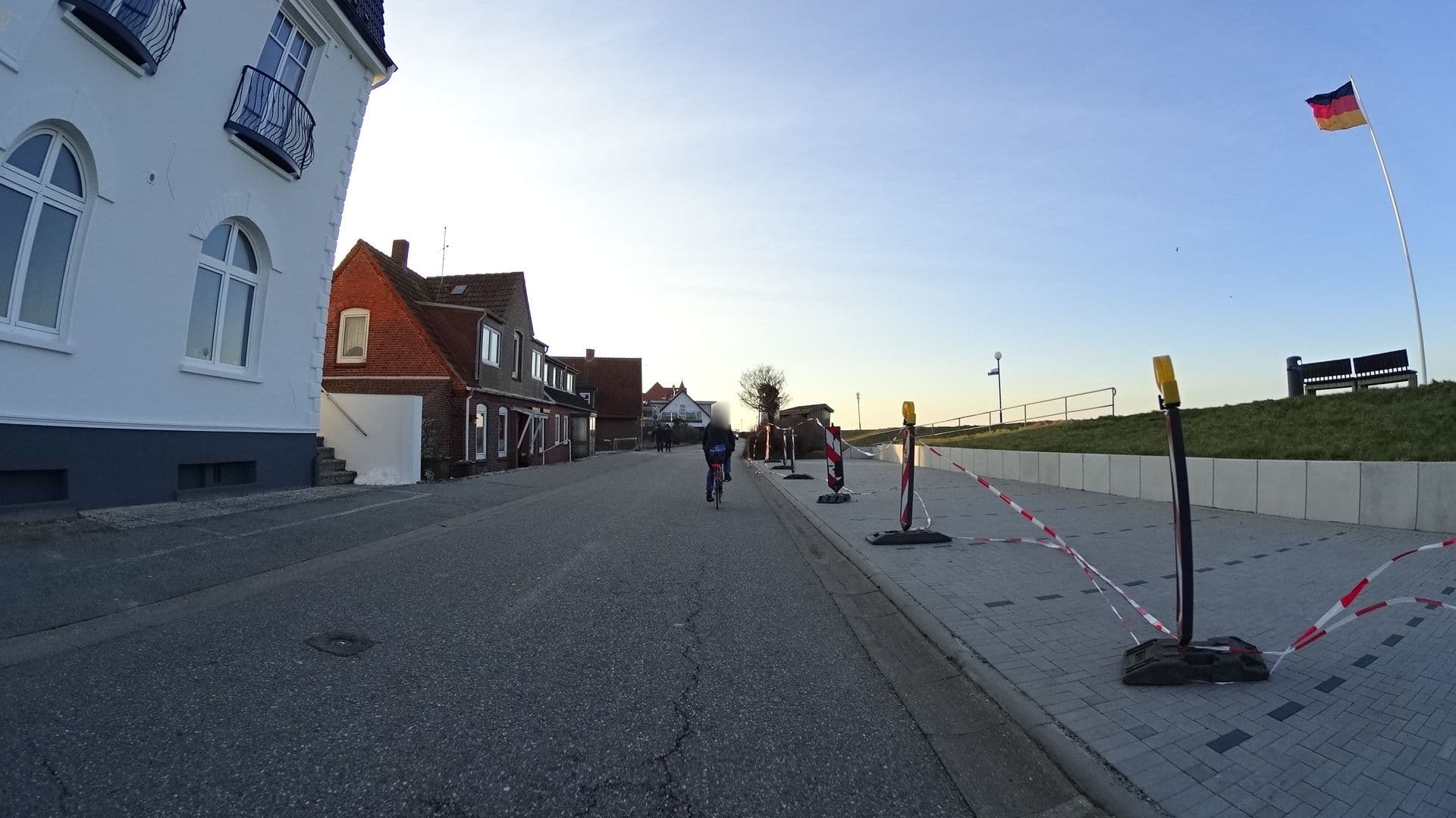 Street view near Strandvilla Seelust, Hohenfelde — © sashazykov (CC BY-SA · Mapillary)