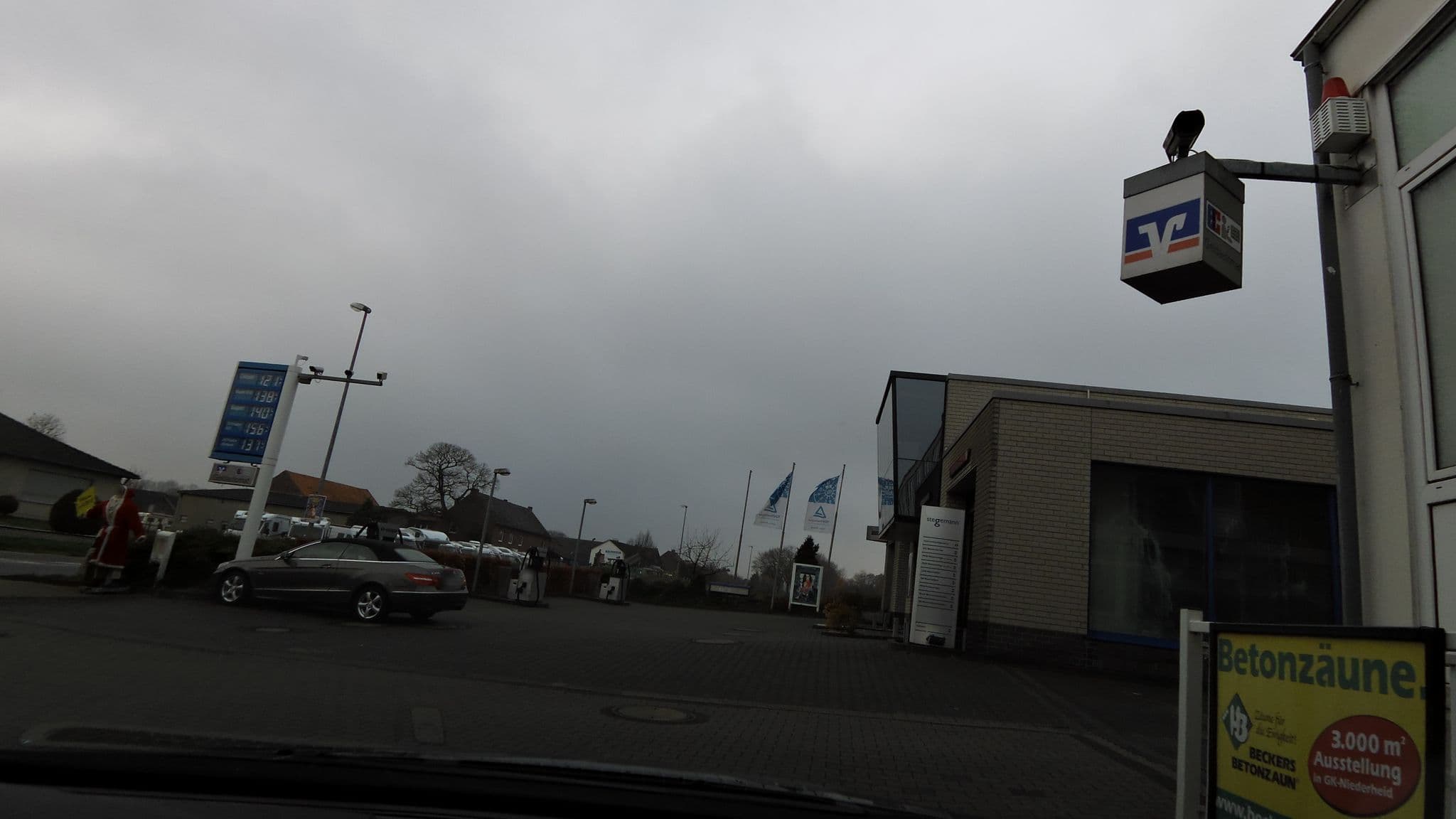 Street view near Zur Tanke Zimmervermietung, Gangelt — © madel (CC BY-SA · Mapillary)