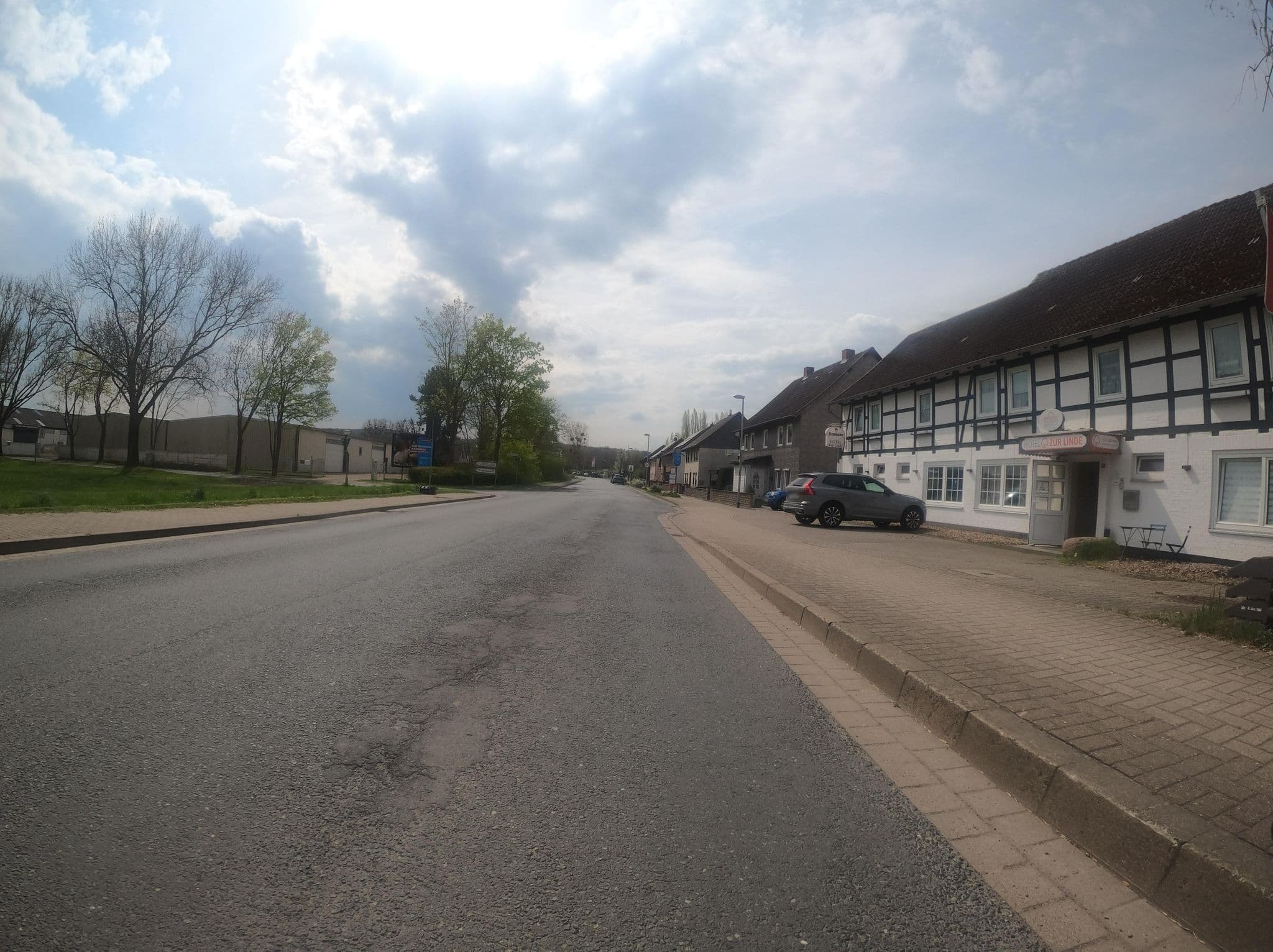 Street view near Hotel "Zur Linde", Salzgitter — © Langfahrer (CC BY-SA · Mapillary)
