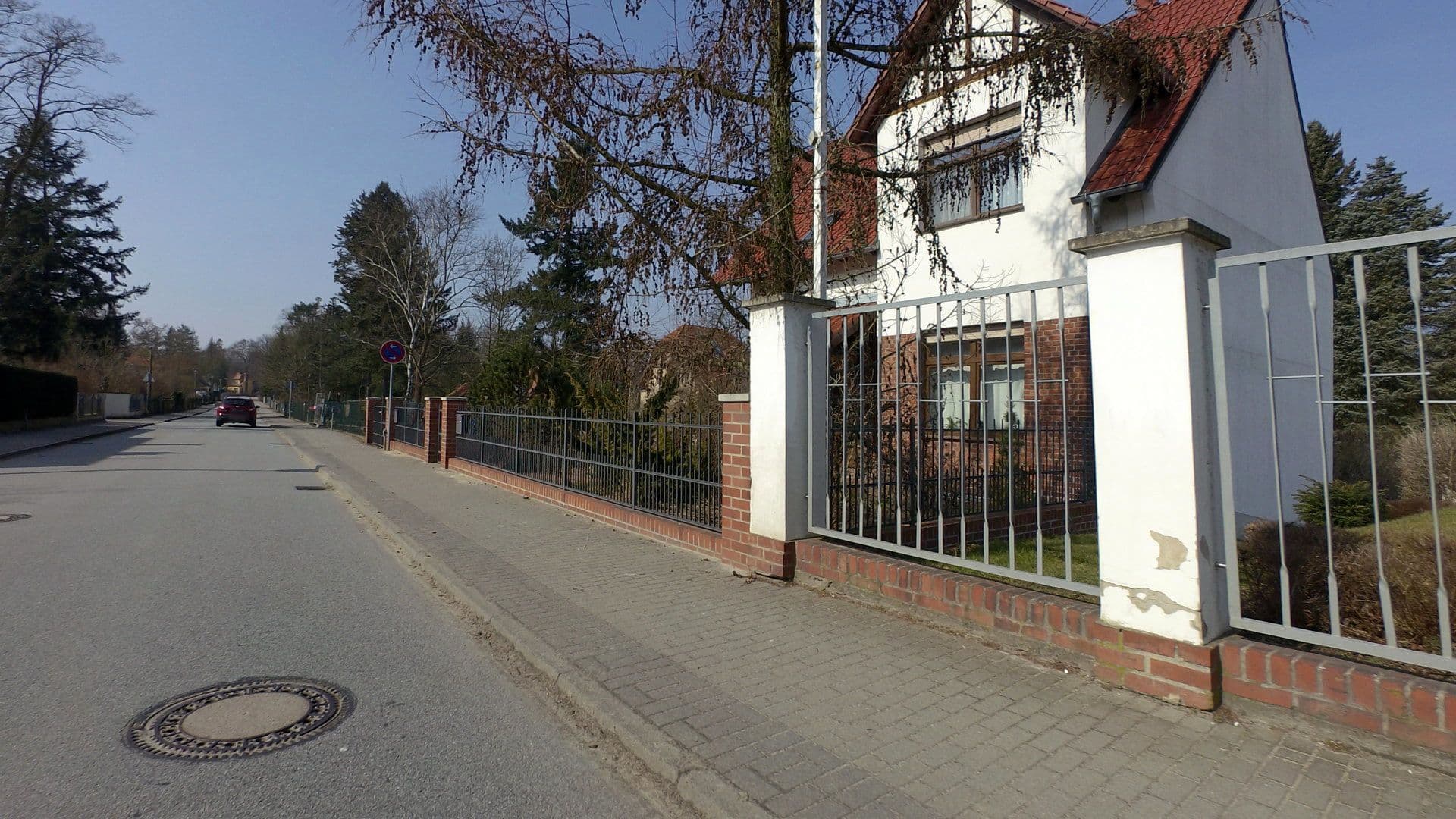 Street view near Märkisches Gildehaus Tagungs- und Congreßhotel, Michendorf — © moenk (CC BY-SA · Mapillary)