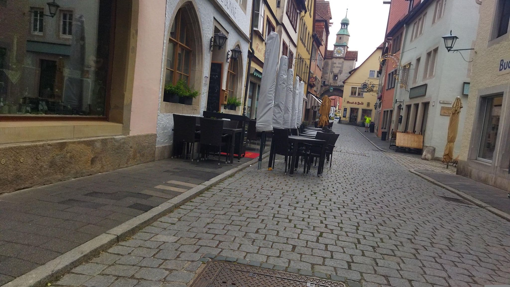 Street view near Hotel Sonne, Rothenburg ob der Tauber — © changchun1 (CC BY-SA · Mapillary)