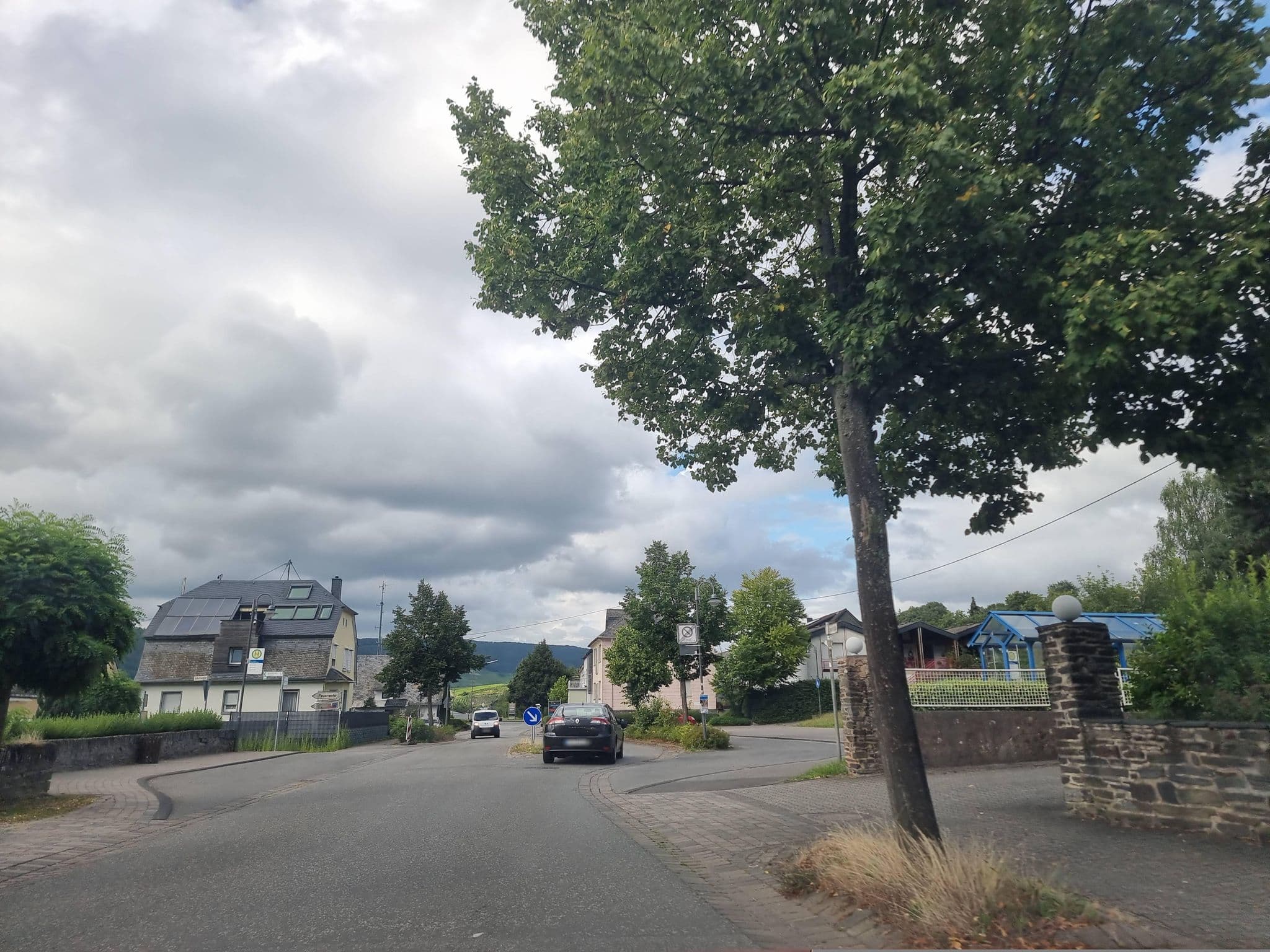 Street view near Gästehaus Römerweinhof, Neumagen-Dhron — © ma_rt_in (CC BY-SA · Mapillary)