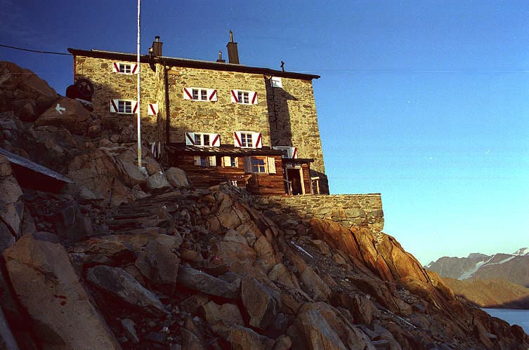 Brandenburger Haus (via Wikimedia Commons, CC BY-SA 3.0)