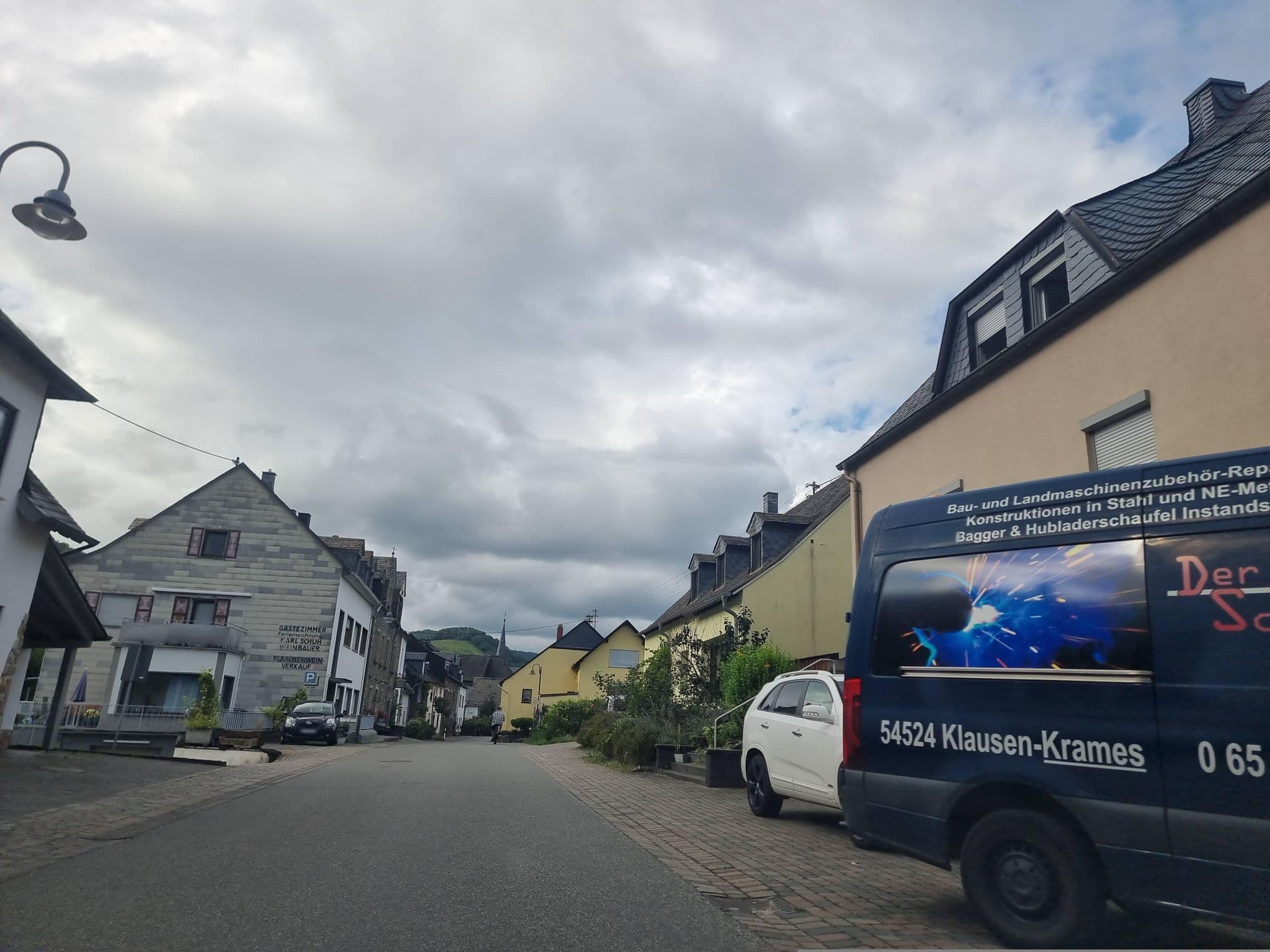Street view near Gästehaus Voyage, Neumagen-Dhron — © ma_rt_in (CC BY-SA · Mapillary)