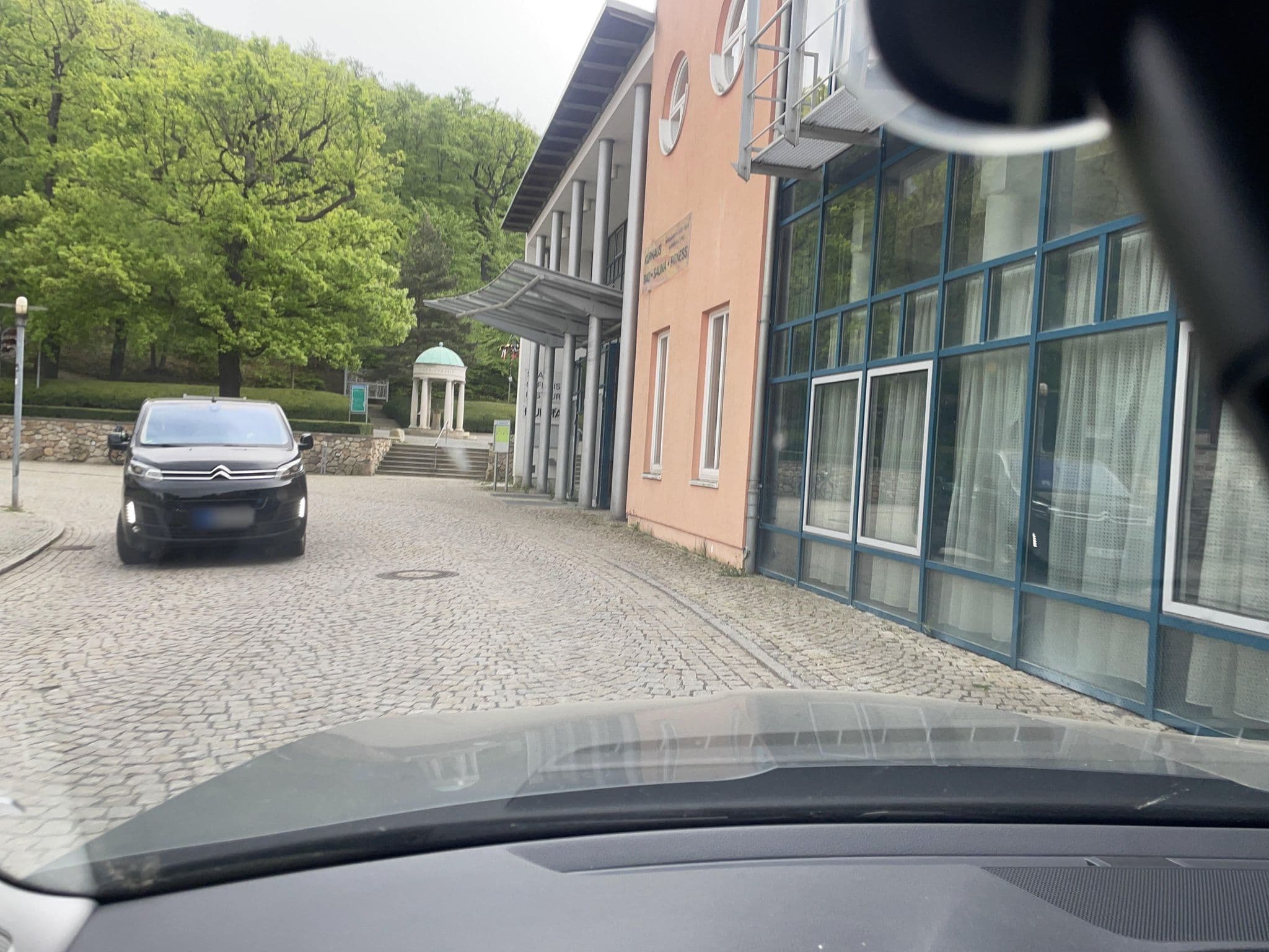 Street view near Kurhotel Bad Suderode, Bad Suderode — © surveyor99 (CC BY-SA · Mapillary)