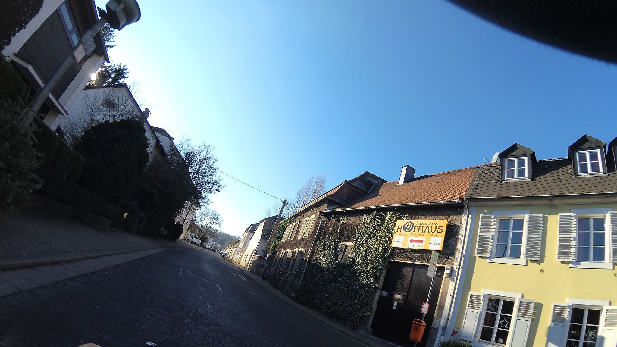 Street view near Altes Pfarrhaus, Wallerfangen — © teddy73 (CC BY-SA · Mapillary)