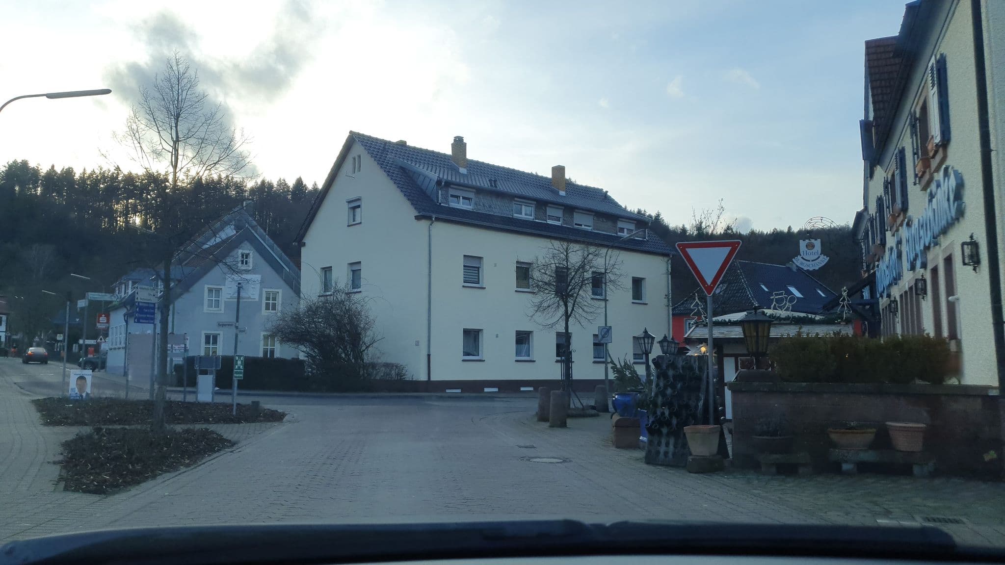 Street view near Hotel Landgasthof Burgschänke, Stelzenberg — © b166er (CC BY-SA · Mapillary)