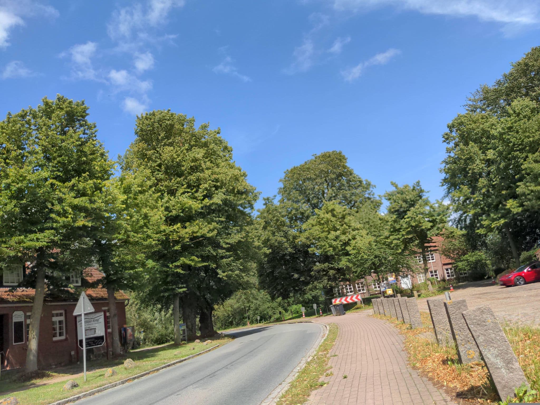 Street view near Kremper Krug, Altenkrempe — © rasmustravemnd (CC BY-SA · Mapillary)