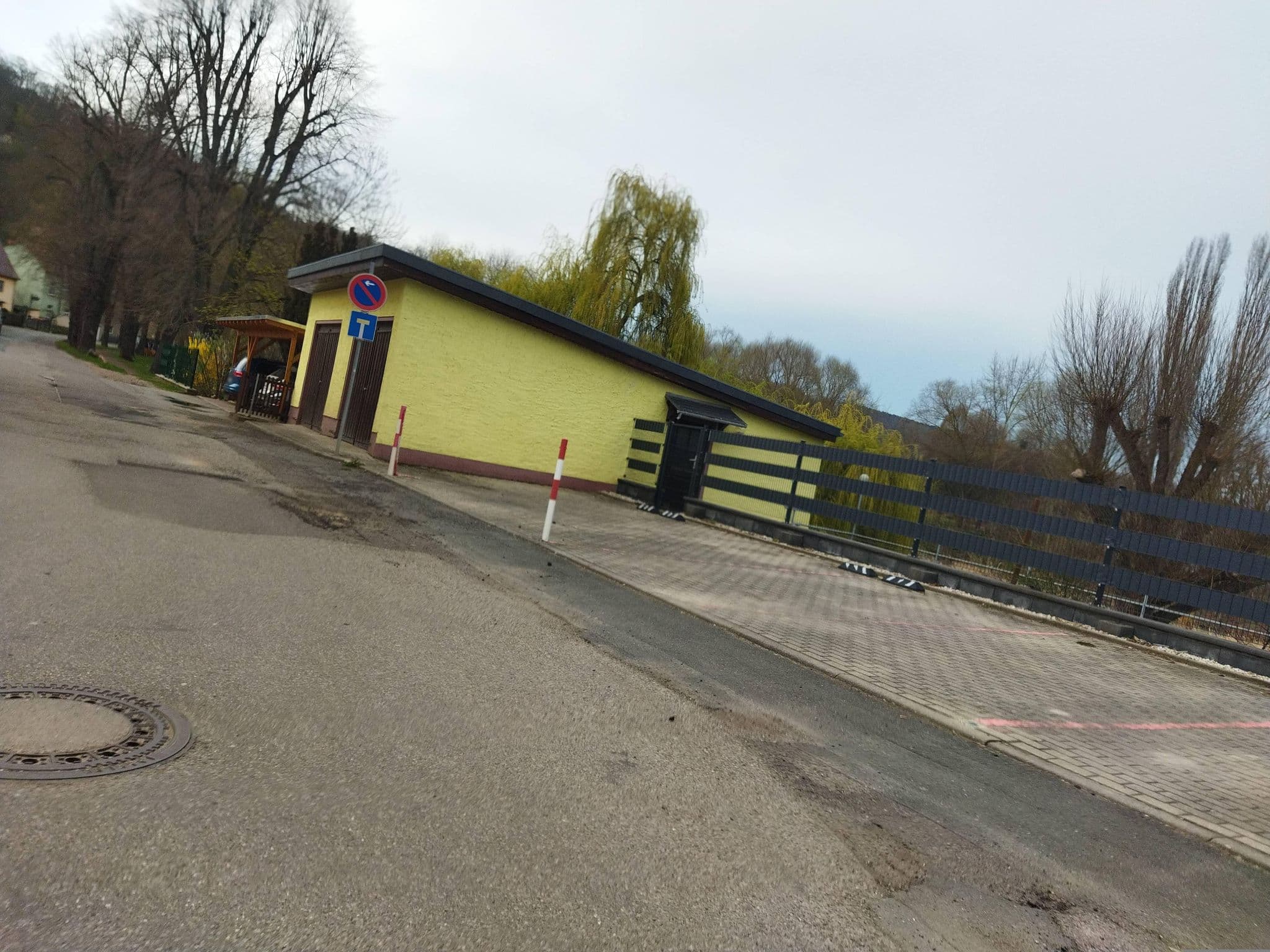 Street view near Pension Schmidt, Bad Kösen — © changchun1 (CC BY-SA · Mapillary)