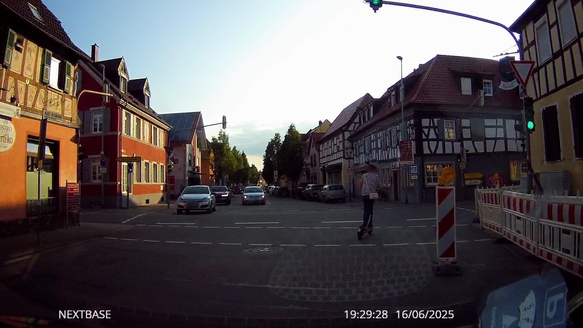 Street view near Hotelpension Eulenburg, Rülzheim — © derlipper (CC BY-SA · Mapillary)