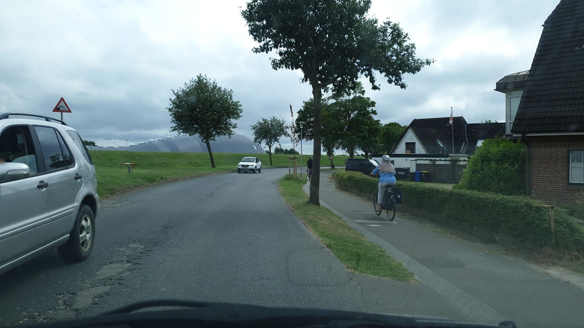 Street view near Haus Hafenblick, Friedrichskoog — © etlam (CC BY-SA · Mapillary)