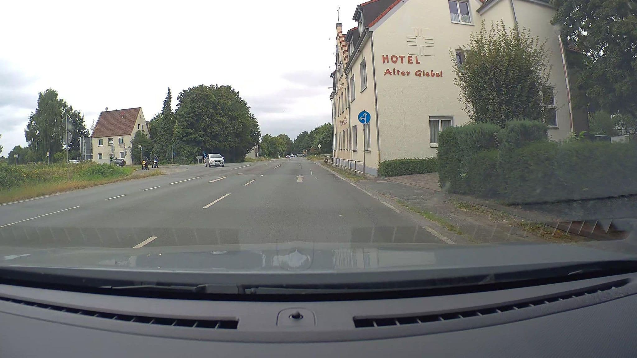 Street view near Zum alten Giebel, Grafenwald — © poxonline (CC BY-SA · Mapillary)