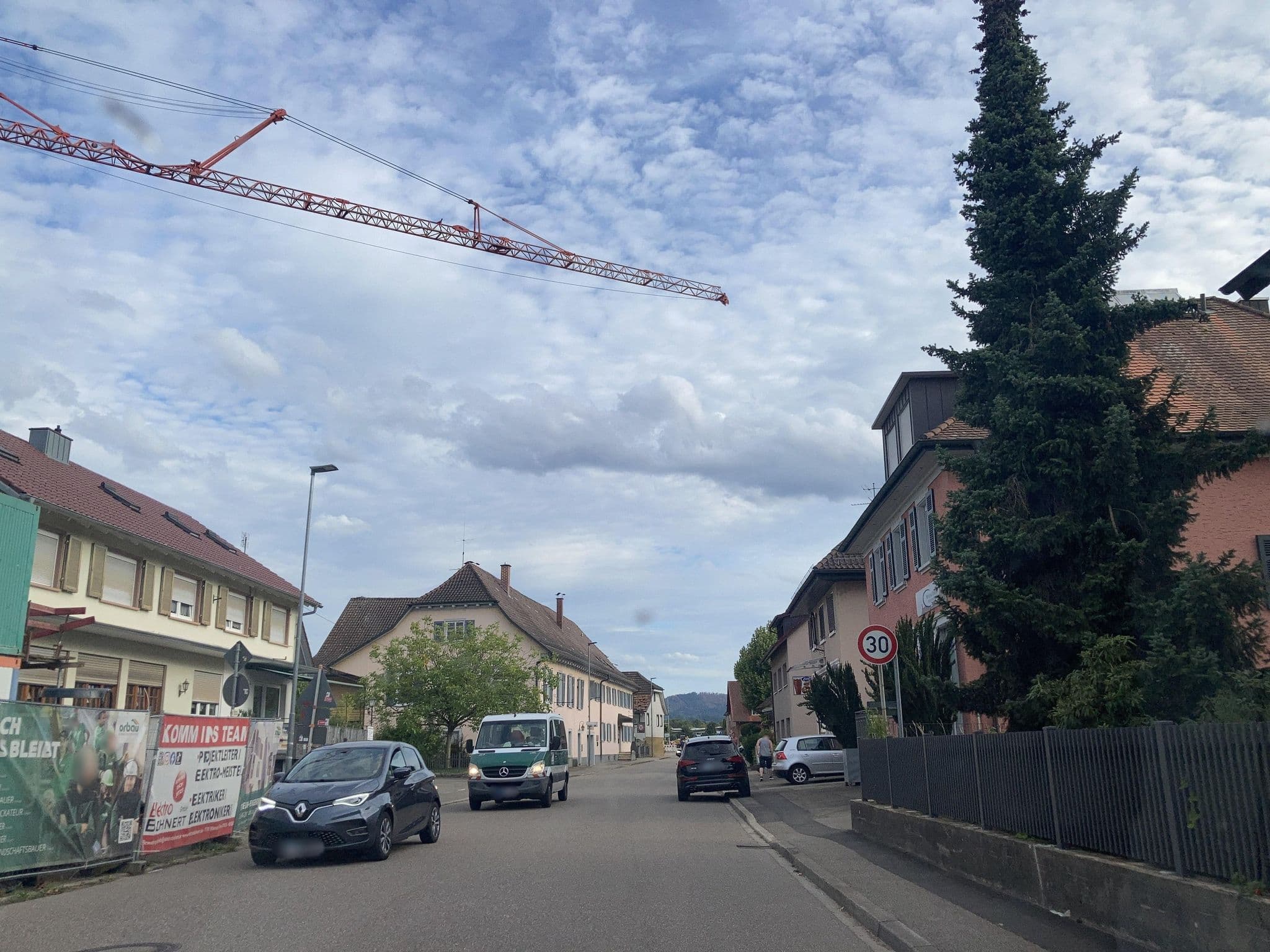 Street view near Gasthaus-Pension Kreuz, Biberach — © tasmaniadevil (CC BY-SA · Mapillary)