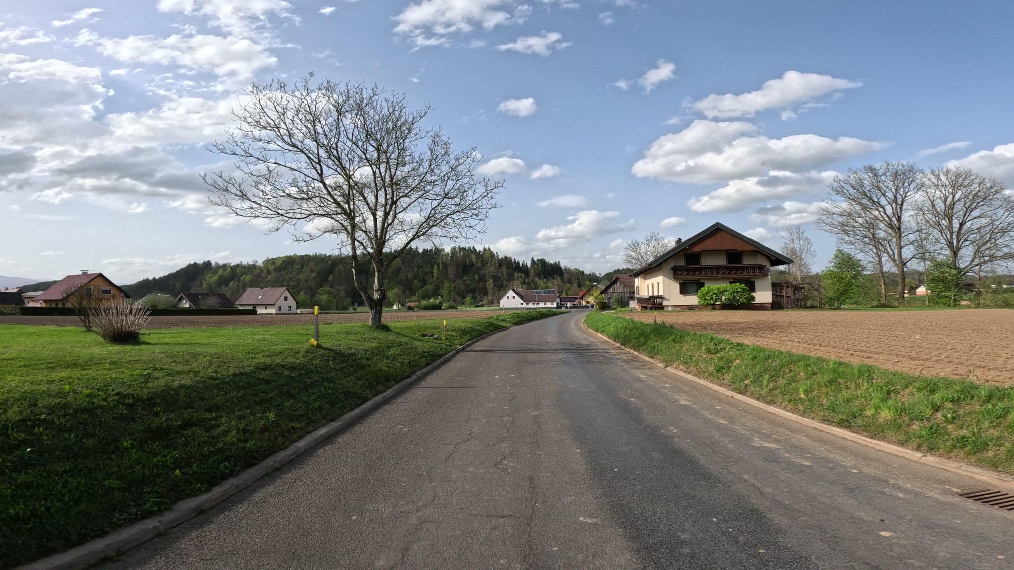 Street view near Privatzimmer Gaube Christine, Brunn — © djpixel (CC BY-SA · Mapillary)