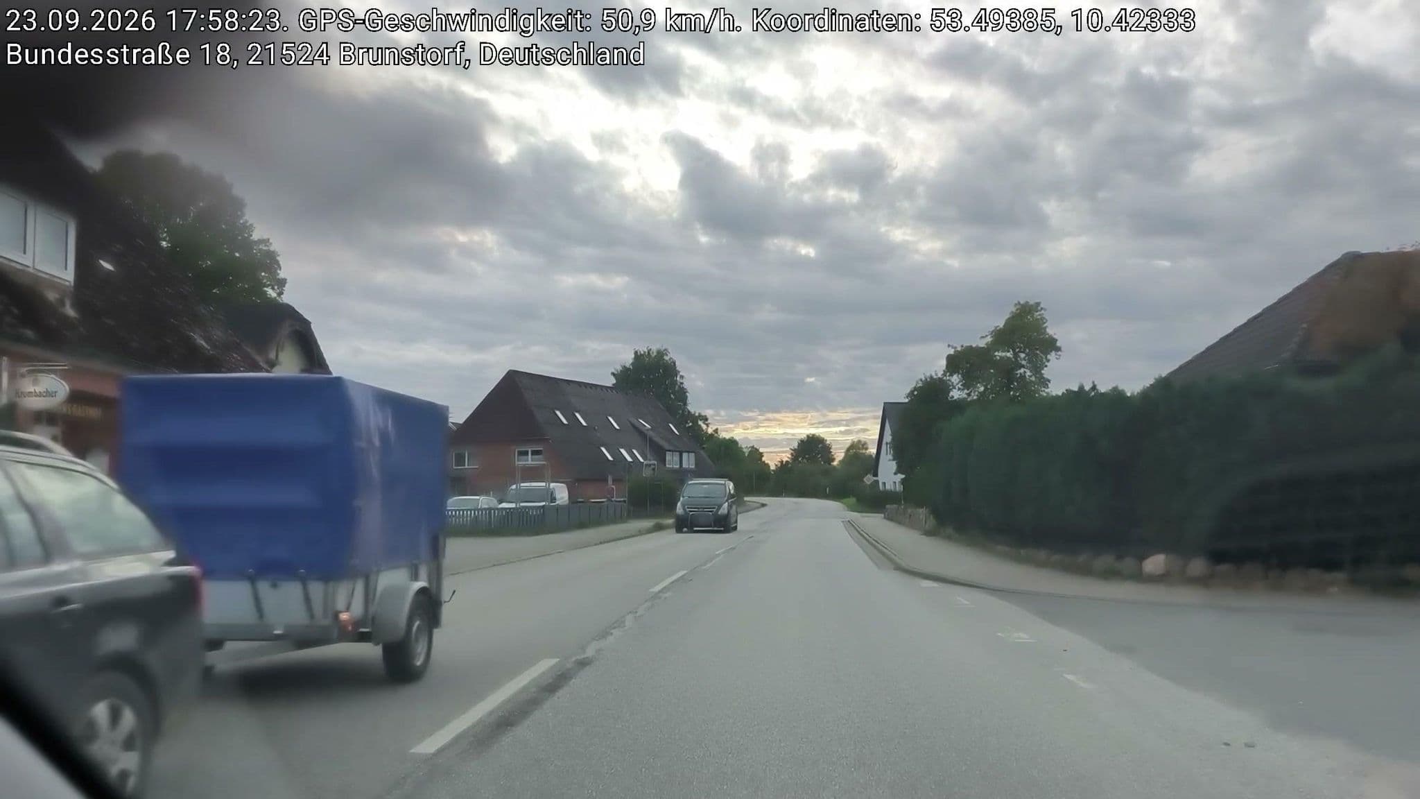 Street view near Bruhns Gasthof, Schwarzenbek — © hotteliene (CC BY-SA · Mapillary)