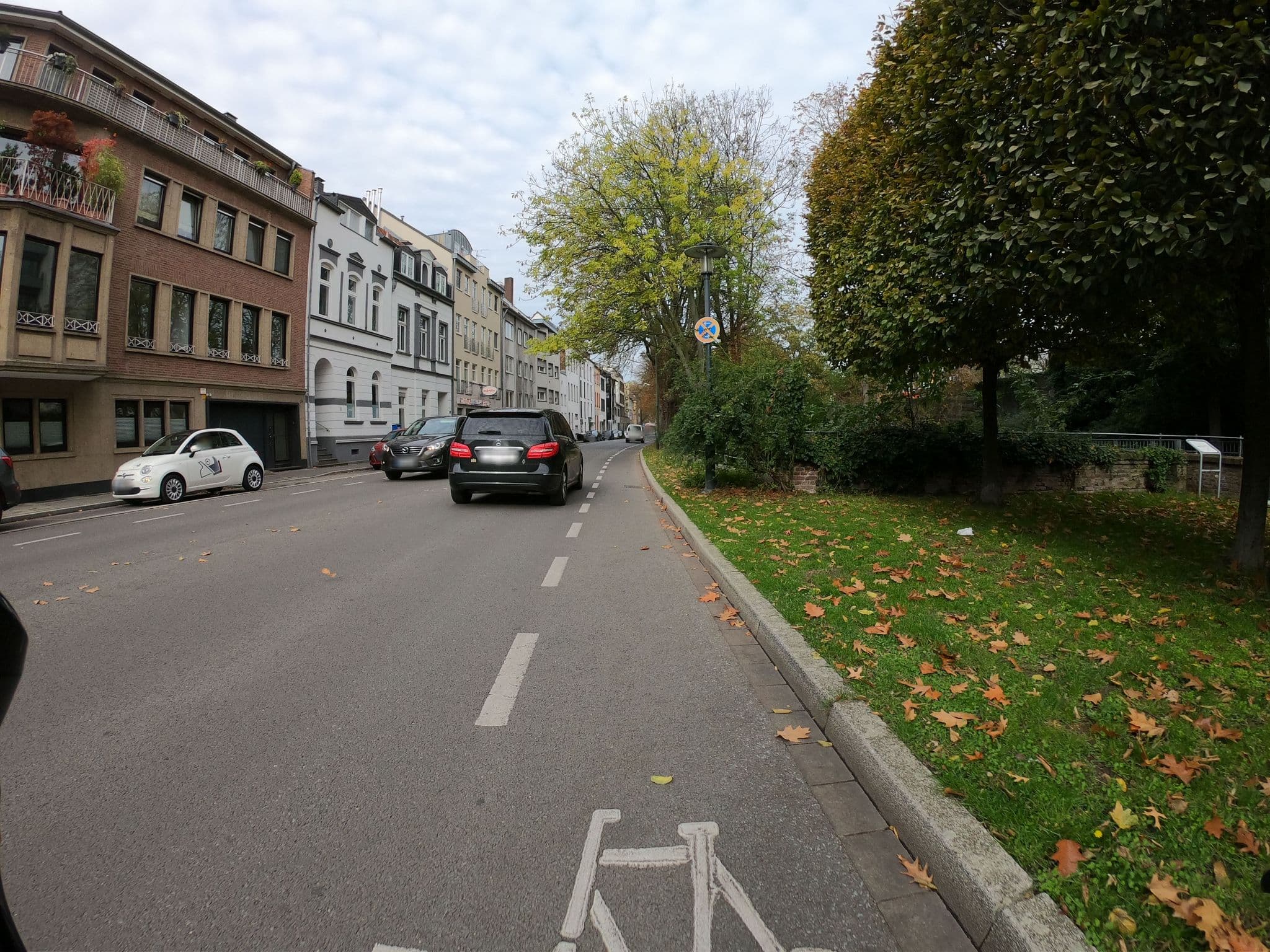Street view near Hamtorhotel, Neuss — © cky (CC BY-SA · Mapillary)