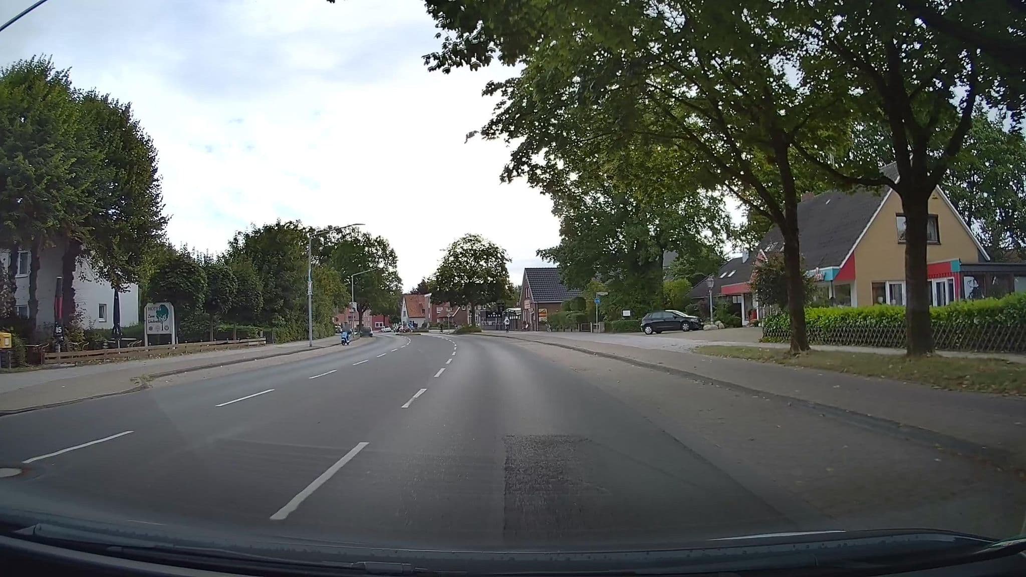 Street view near Zum Lindenhof, Oldenburg — © hendel (CC BY-SA · Mapillary)
