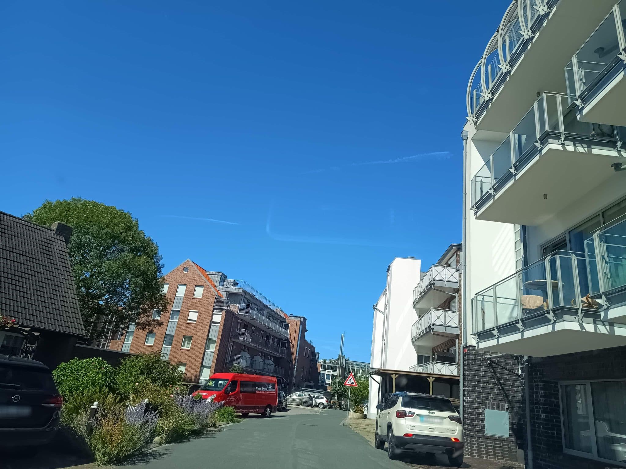 Street view near Nordseehotel Benser-Hof, Esens — © thetornado76 (CC BY-SA · Mapillary)