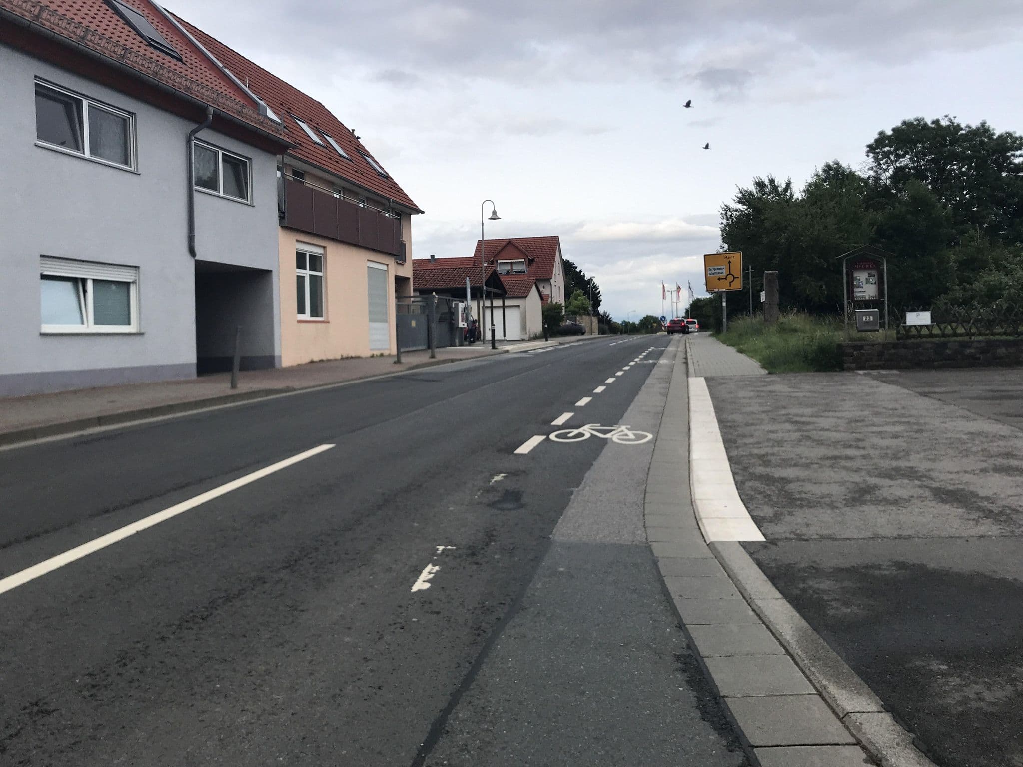 Street view near Gästehaus Michel, Wackernheim — © miguel_andrade (CC BY-SA · Mapillary)