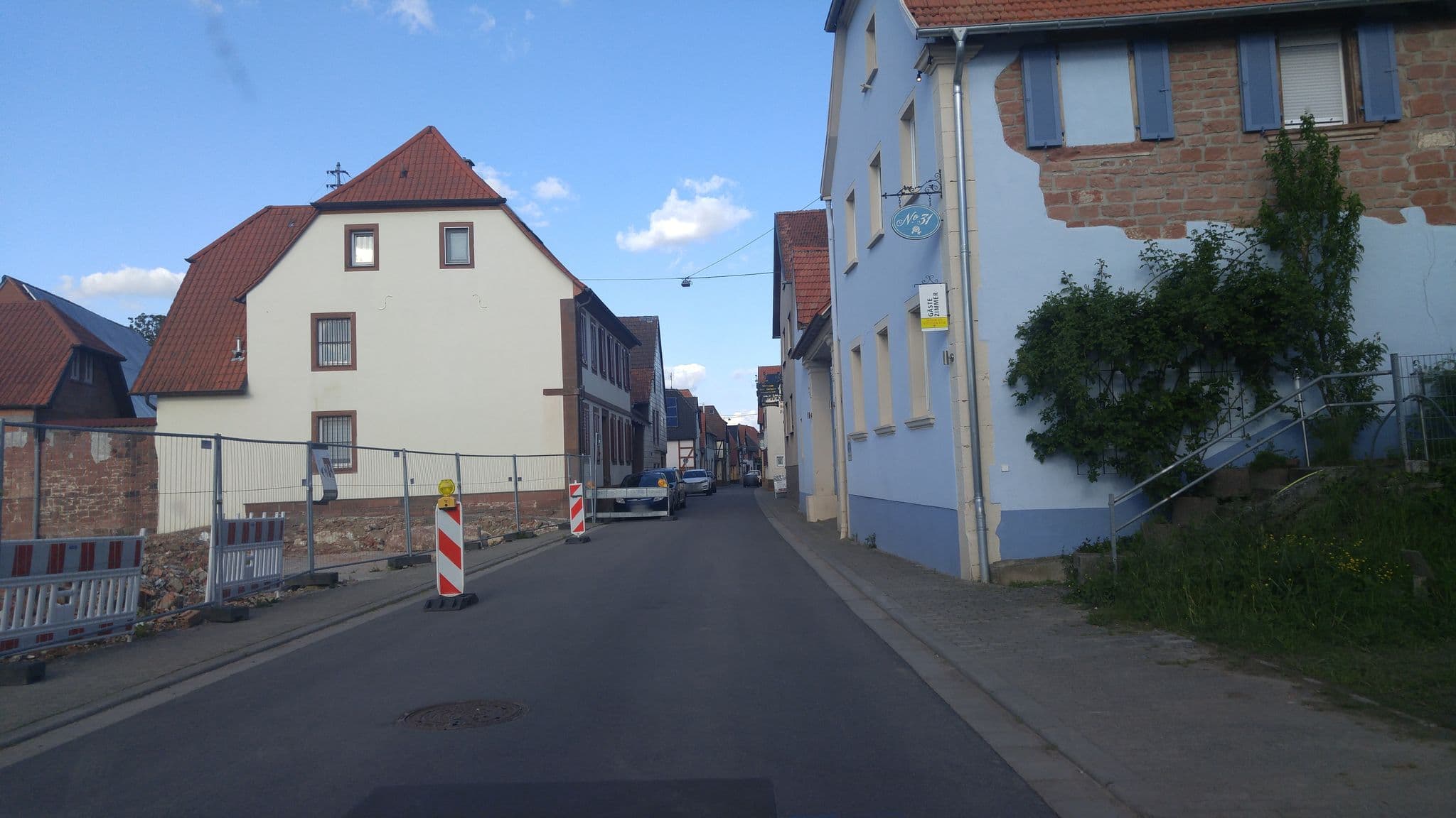 Street view near Gästehaus No31 im Rosengarten, Bad Bergzabern — © radius_proxy_de (CC BY-SA · Mapillary)