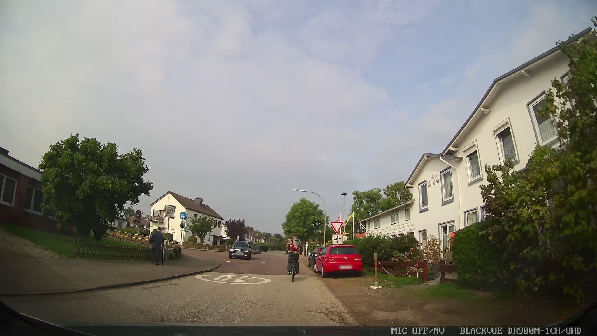 Street view near Villa Wolkenlos, Kellenhusen — © chuck (CC BY-SA · Mapillary)