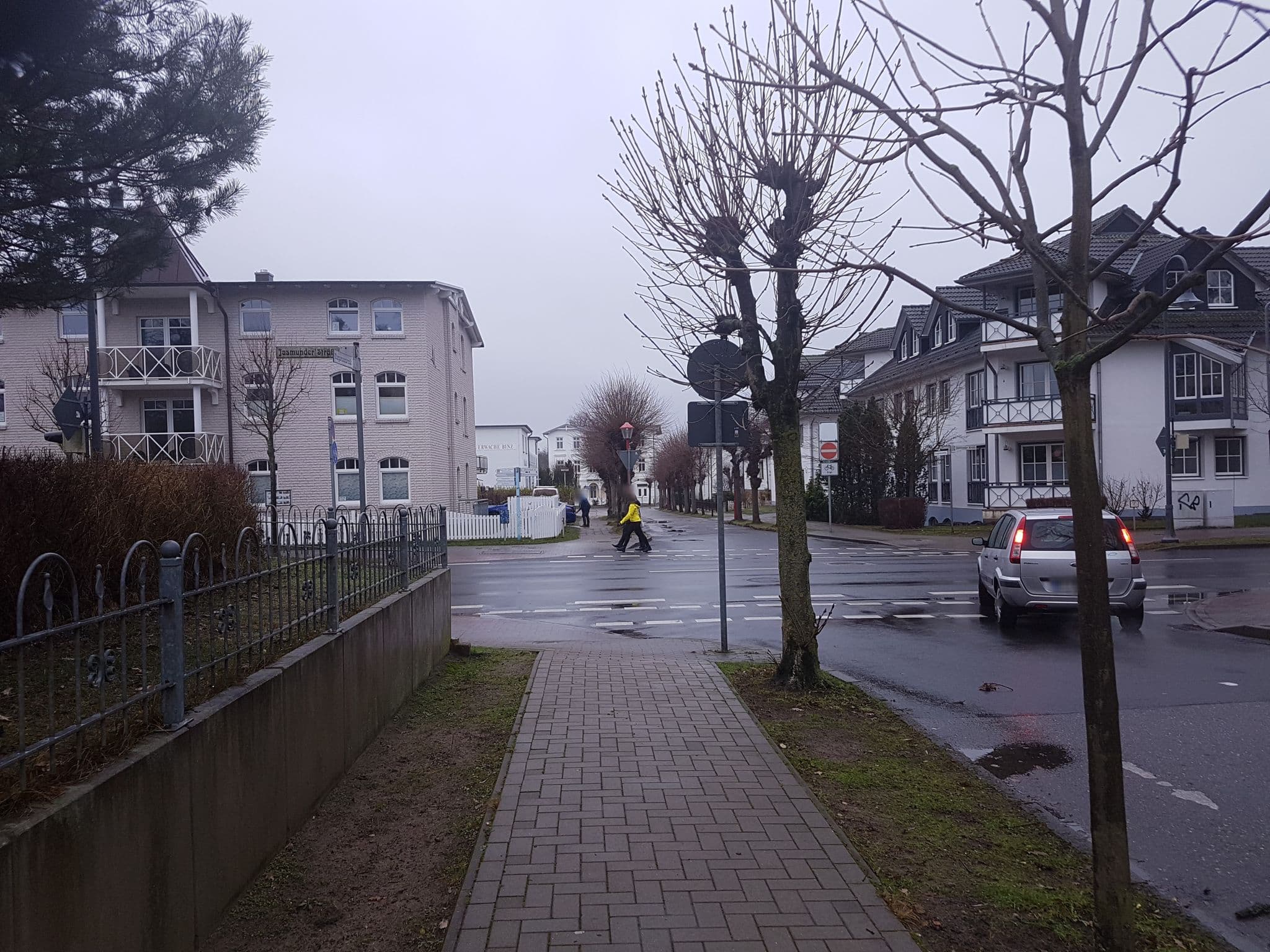 Street view near Haus Margarete, Ostseebad Binz — © changchun1 (CC BY-SA · Mapillary)