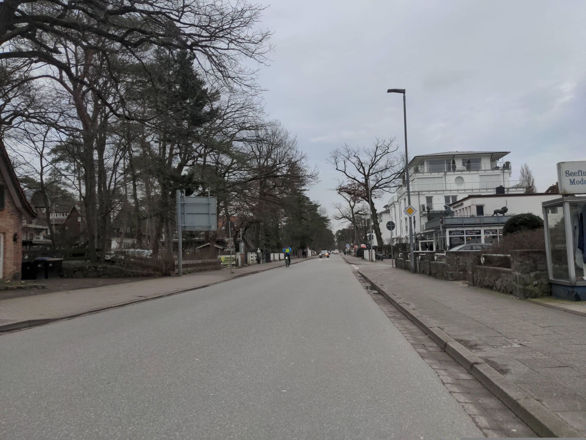 Street view near Ostseehaus Dreesen, Timmendorfer Strand — © rasmustravemnd (CC BY-SA · Mapillary)