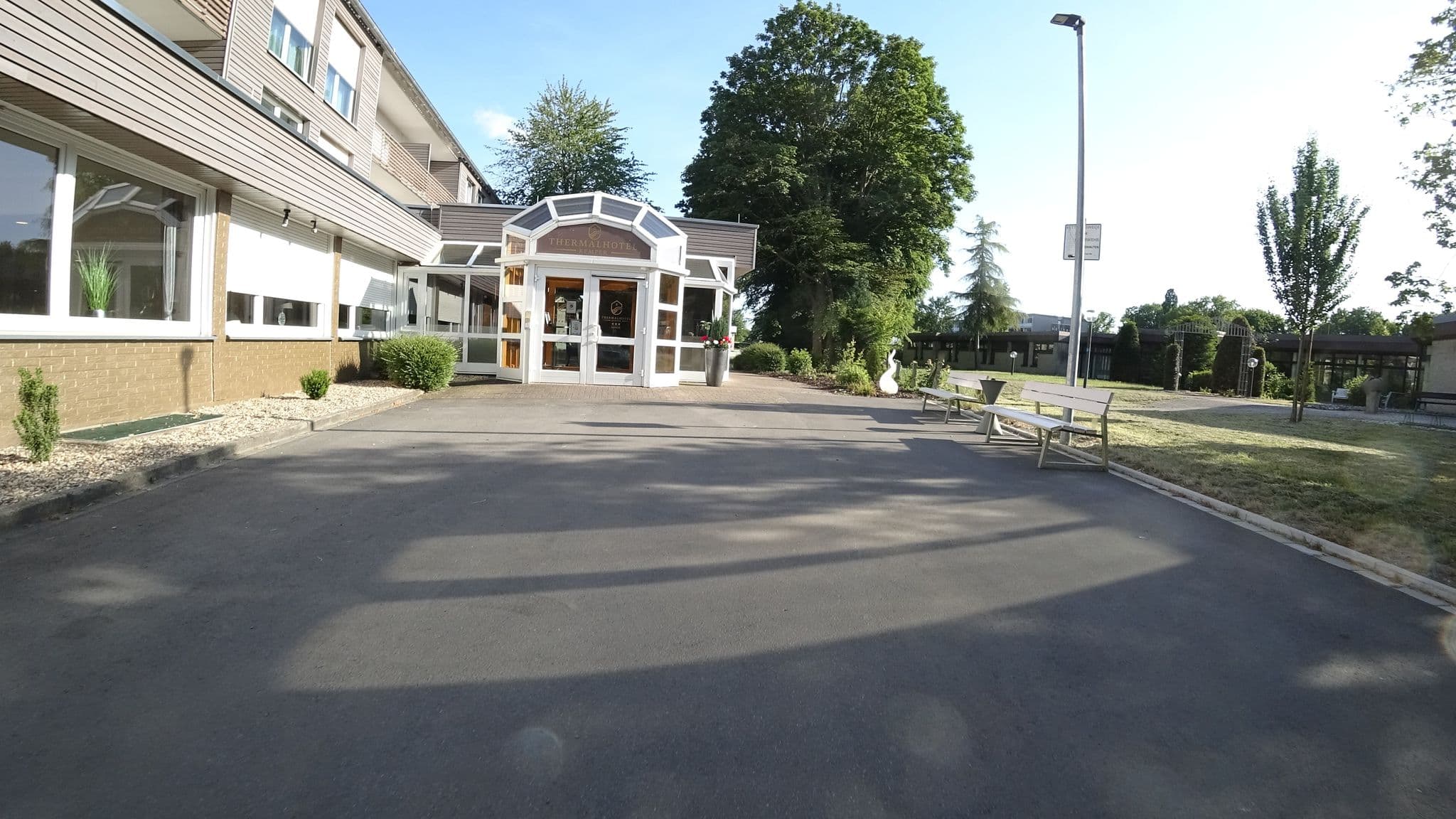 Street view near Thermalhotel Kemper, Erwitte — © flohoff (CC BY-SA · Mapillary)