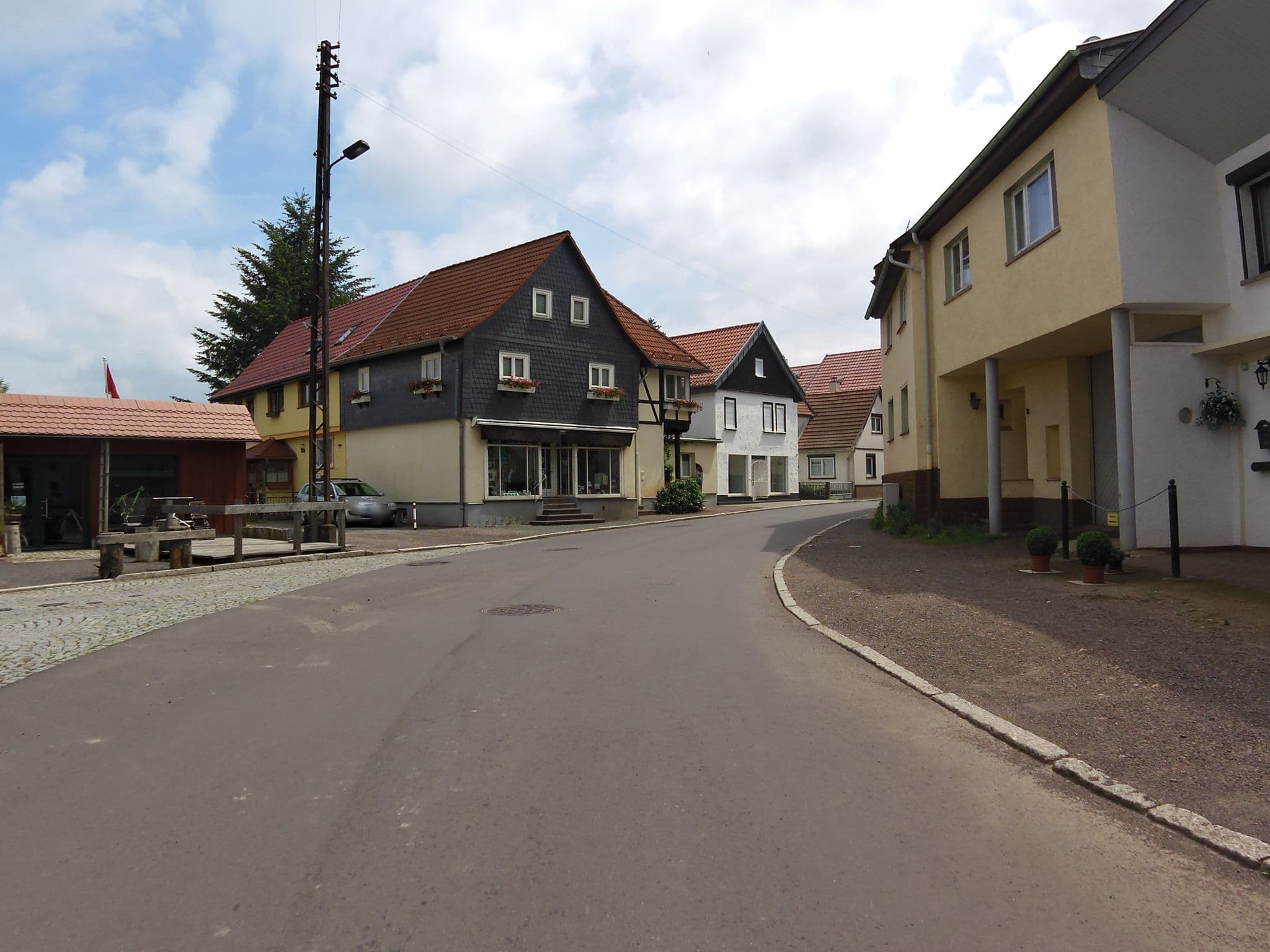 Street view near Tom´s Ferienappartements, Tabarz — © zoegglmeyr (CC BY-SA · Mapillary)