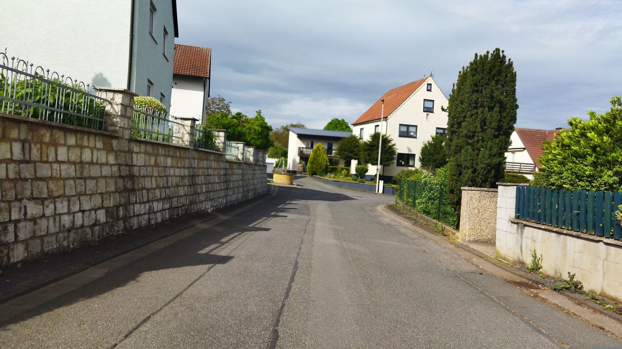 Street view near Ferienwohnungen Höppel, Lichtenfels — © changchun1 (CC BY-SA · Mapillary)